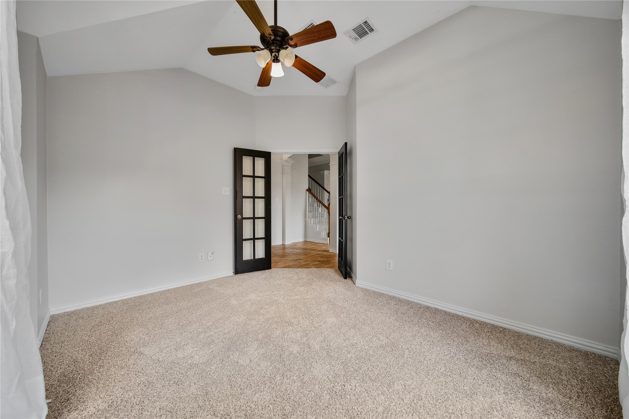 14 Beauty Bower Place Property Photo 6