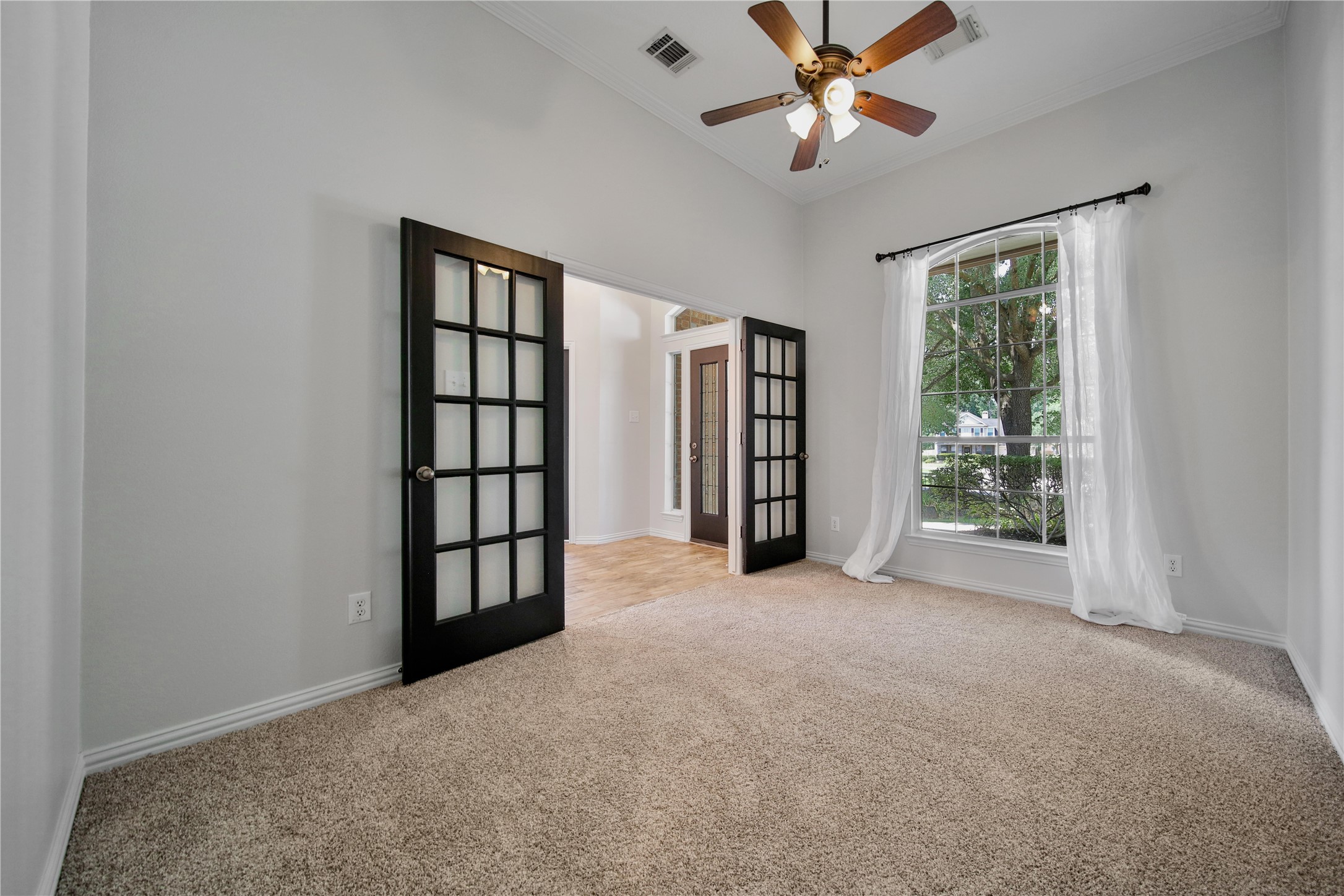 14 Beauty Bower Place Property Photo 9
