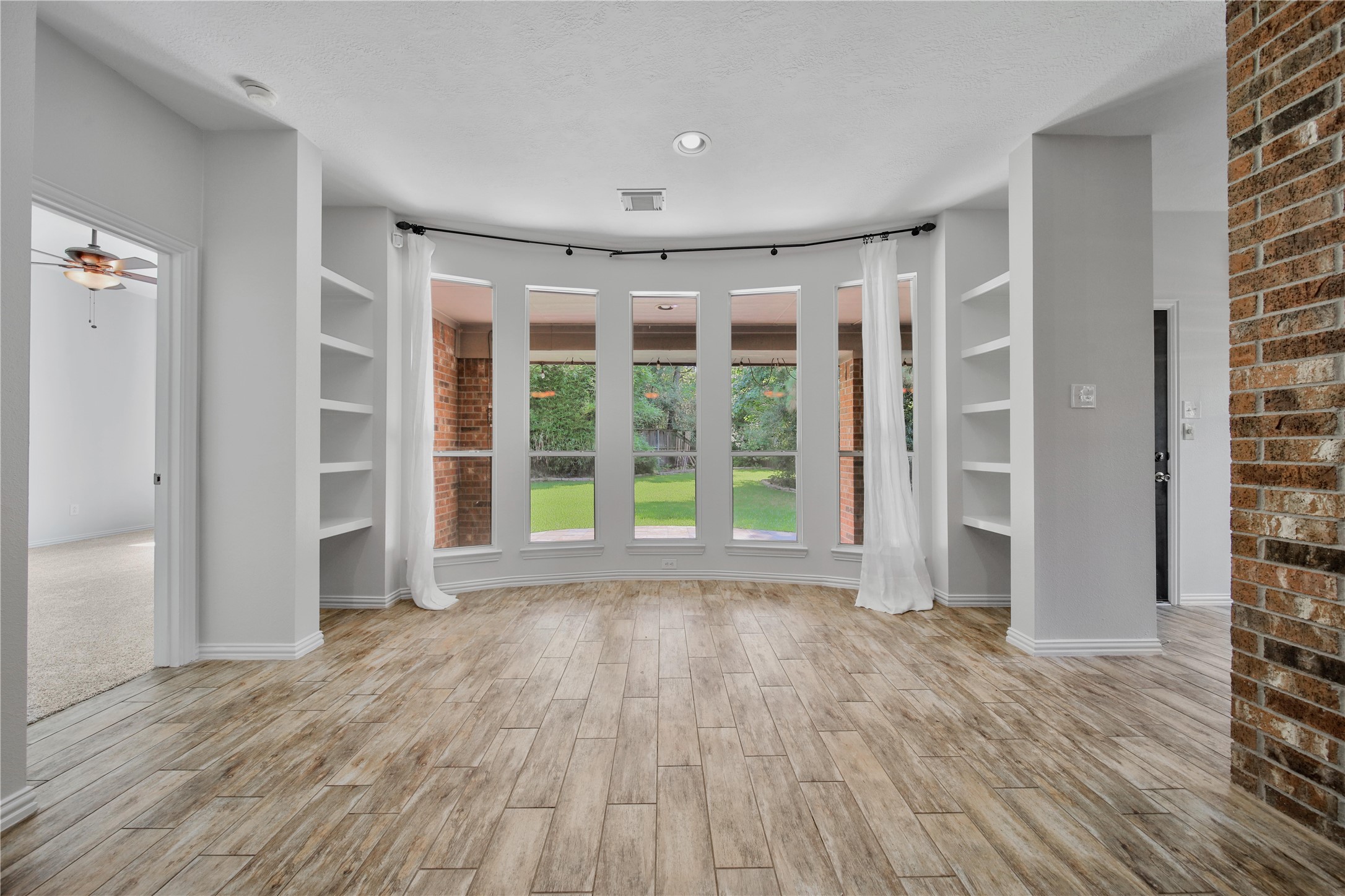 14 Beauty Bower Place Property Photo 15