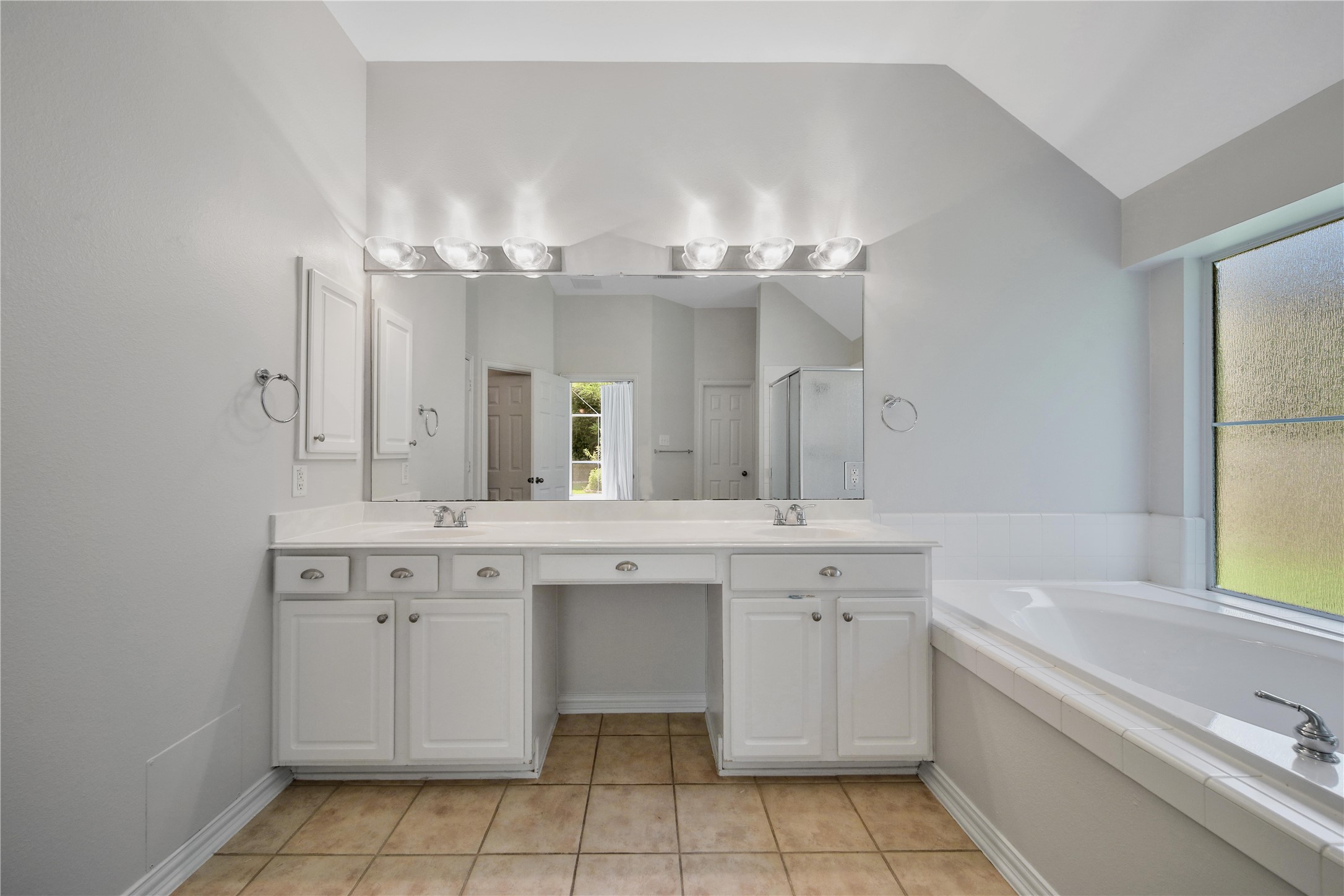 14 Beauty Bower Place Property Photo 23