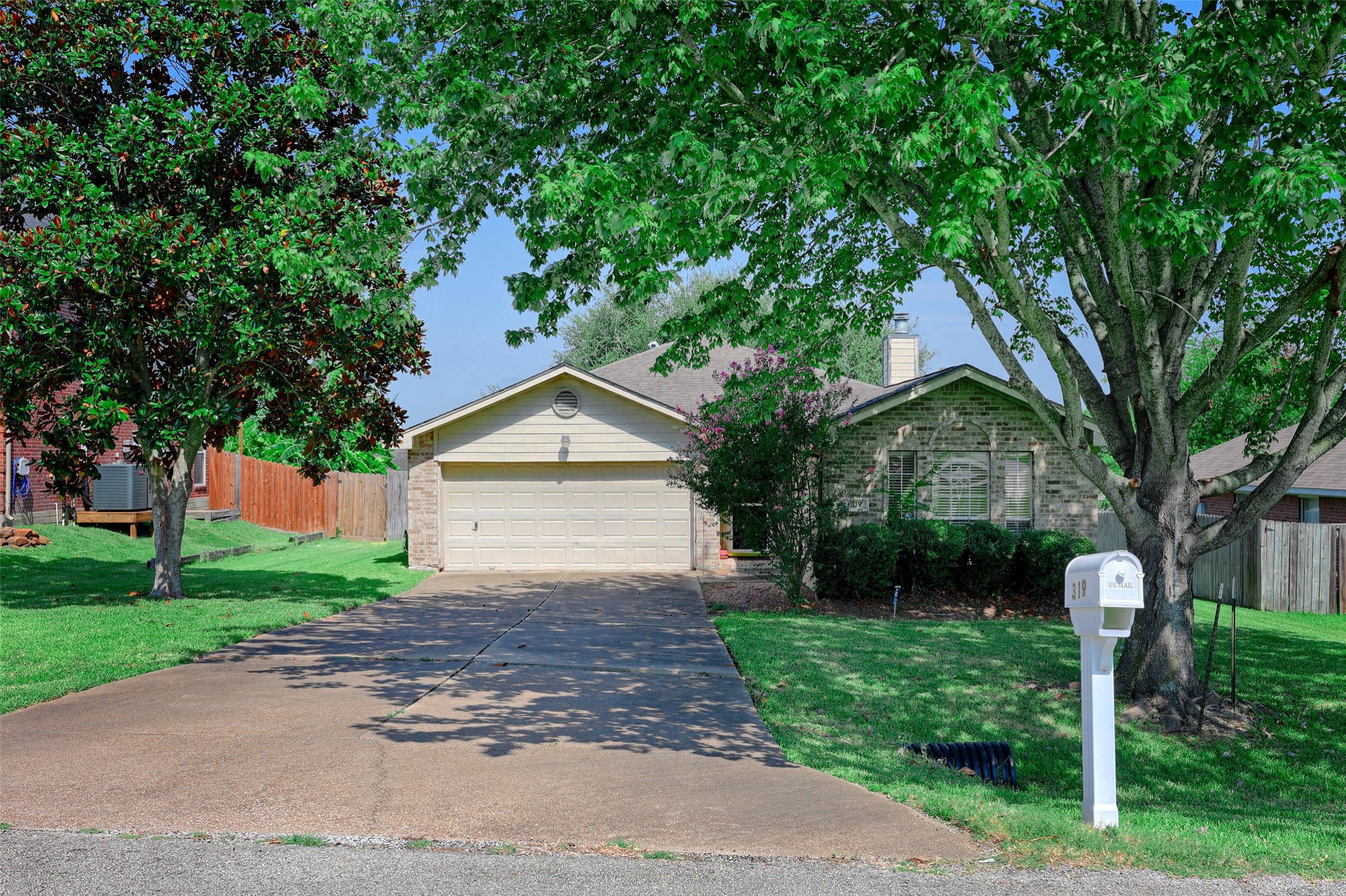319 Leisure Lane Property Photo 1