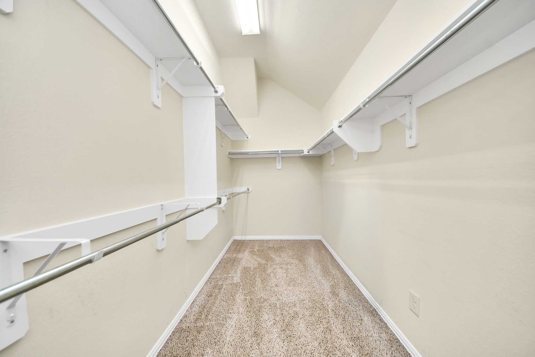6003 Hedgepark Drive Property Photo 33