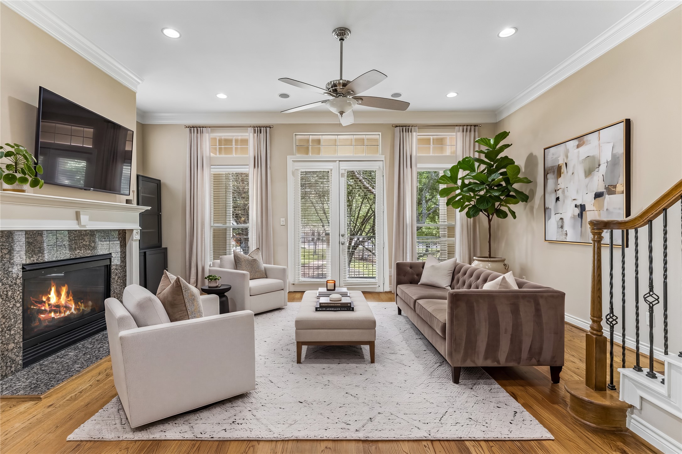 9101 Harbor Hills Drive Property Photo 1