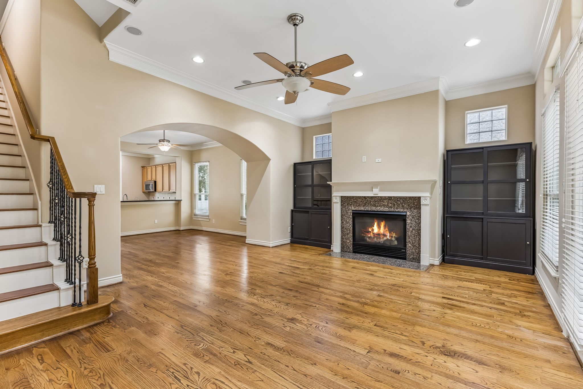 9101 Harbor Hills Drive Property Photo 3