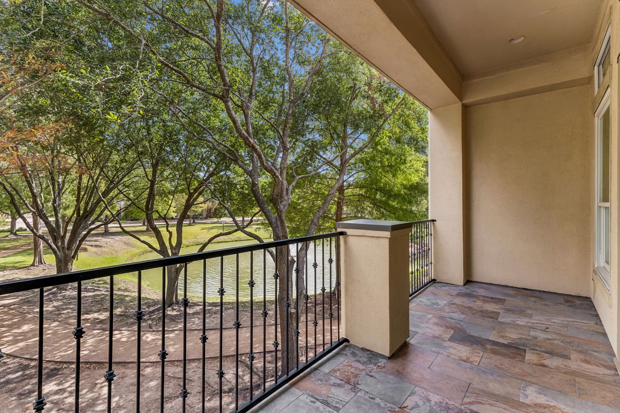 9101 Harbor Hills Drive Property Photo 7
