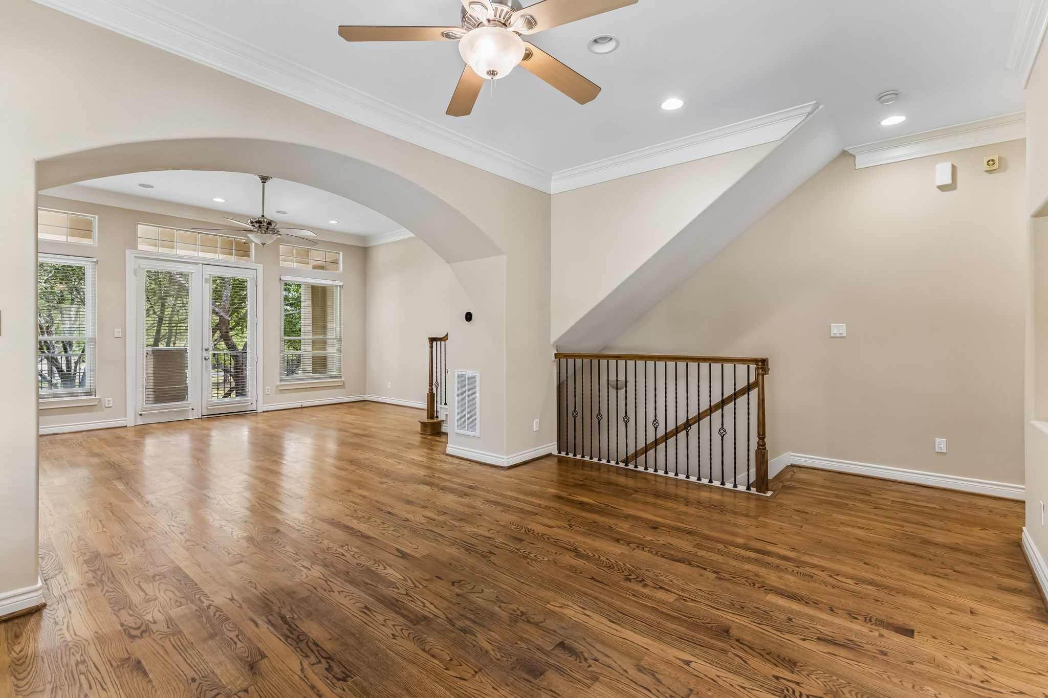 9101 Harbor Hills Drive Property Photo 9