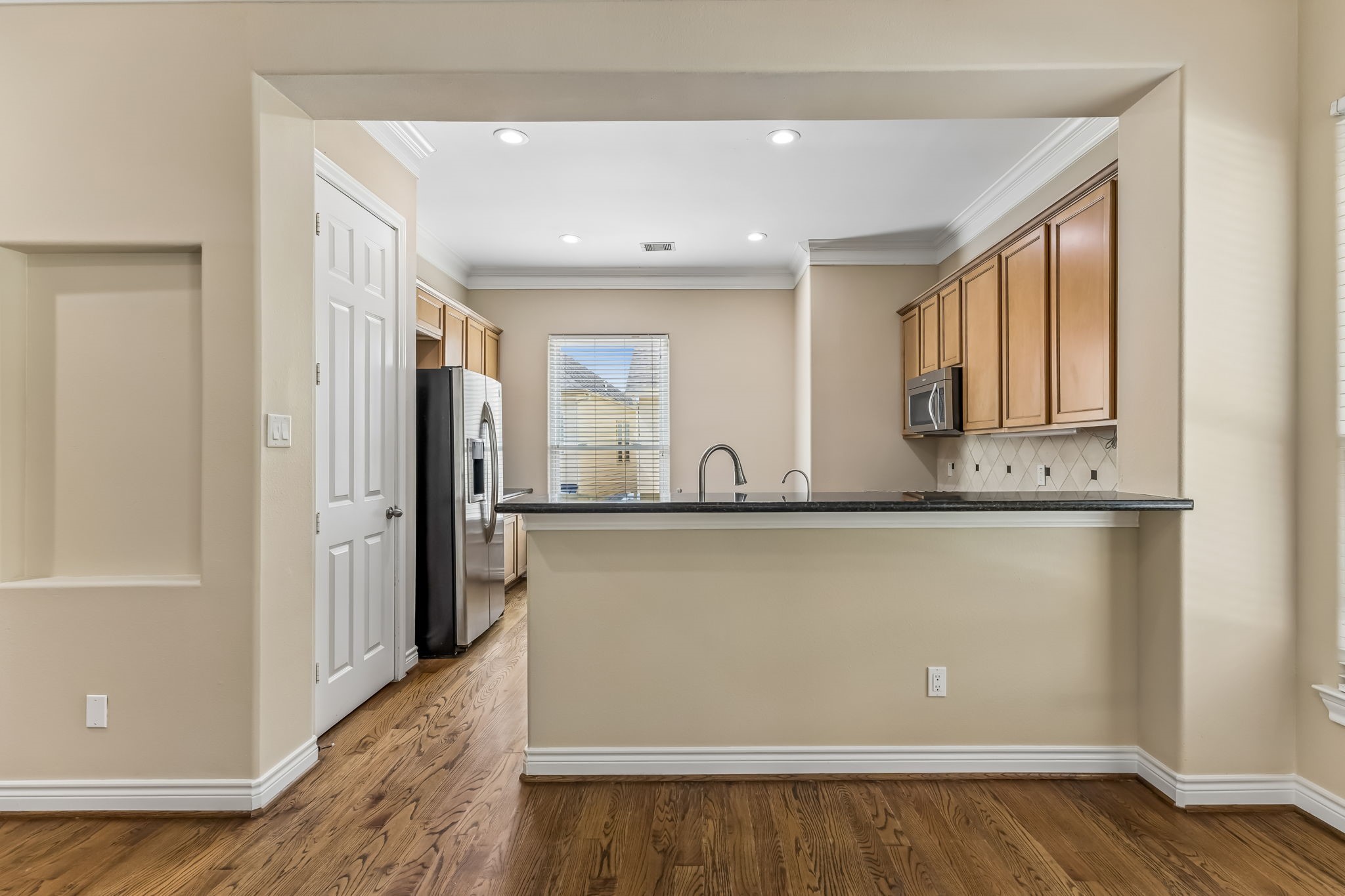 9101 Harbor Hills Drive Property Photo 11