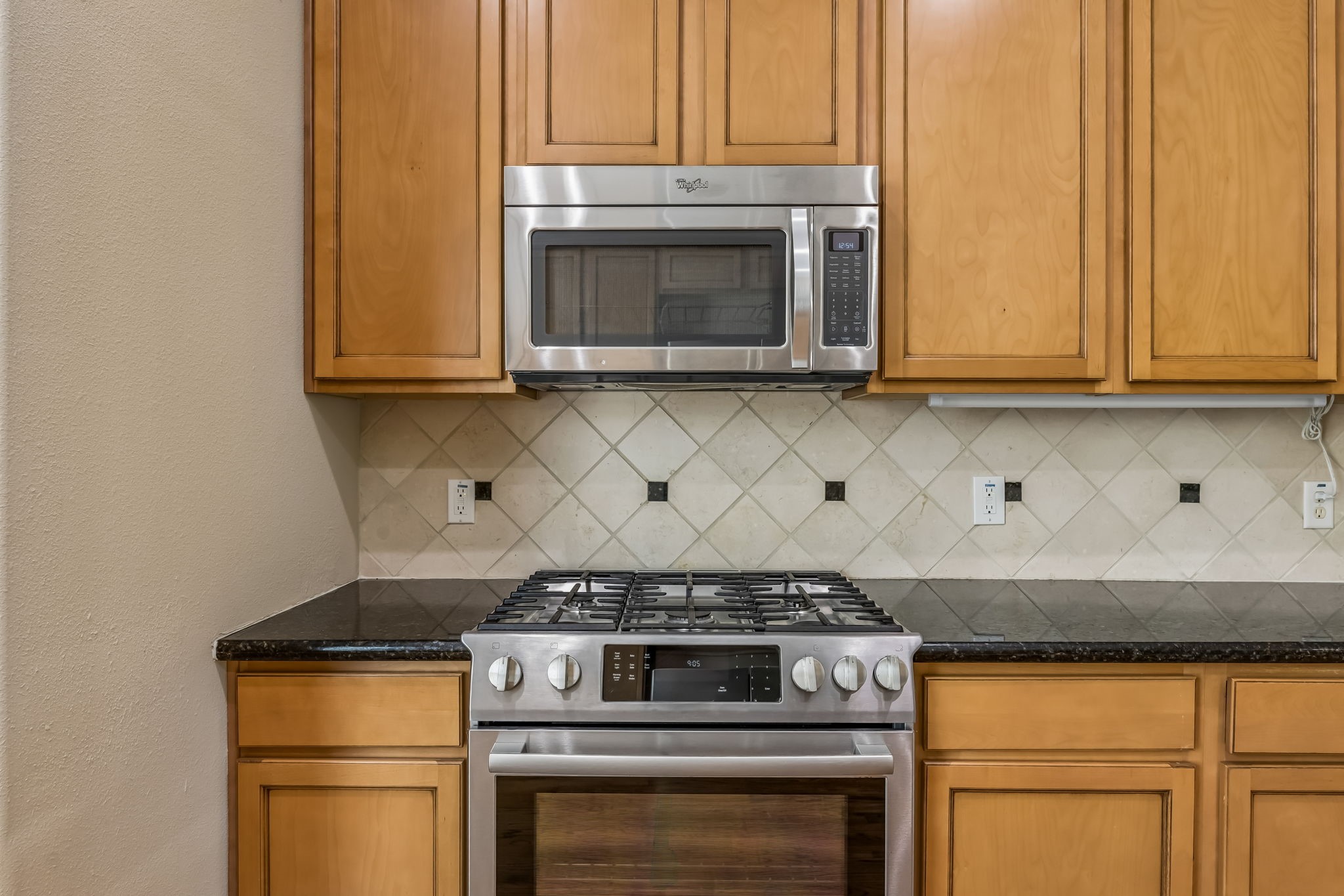 9101 Harbor Hills Drive Property Photo 13