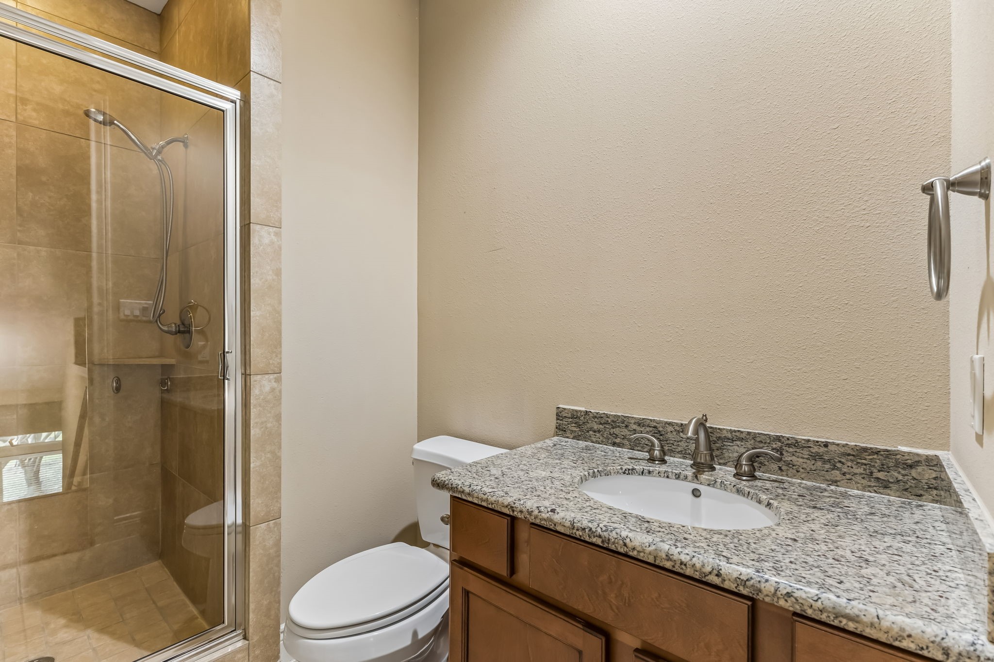 9101 Harbor Hills Drive Property Photo 24