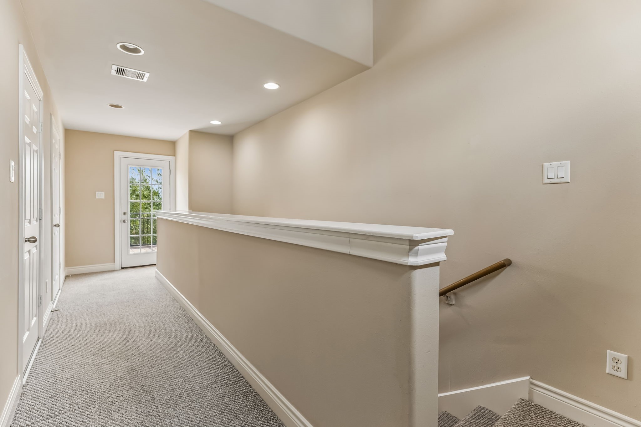 9101 Harbor Hills Drive Property Photo 34