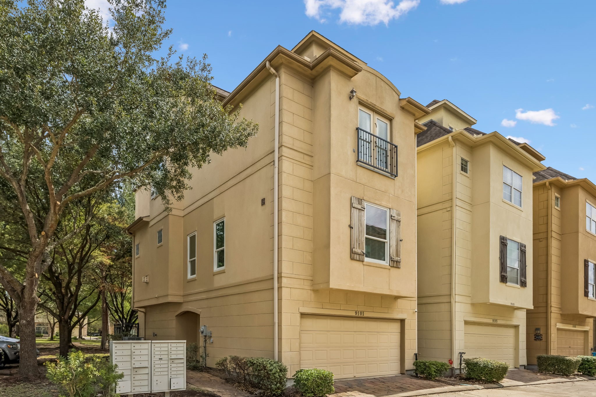 9101 Harbor Hills Drive Property Photo 39