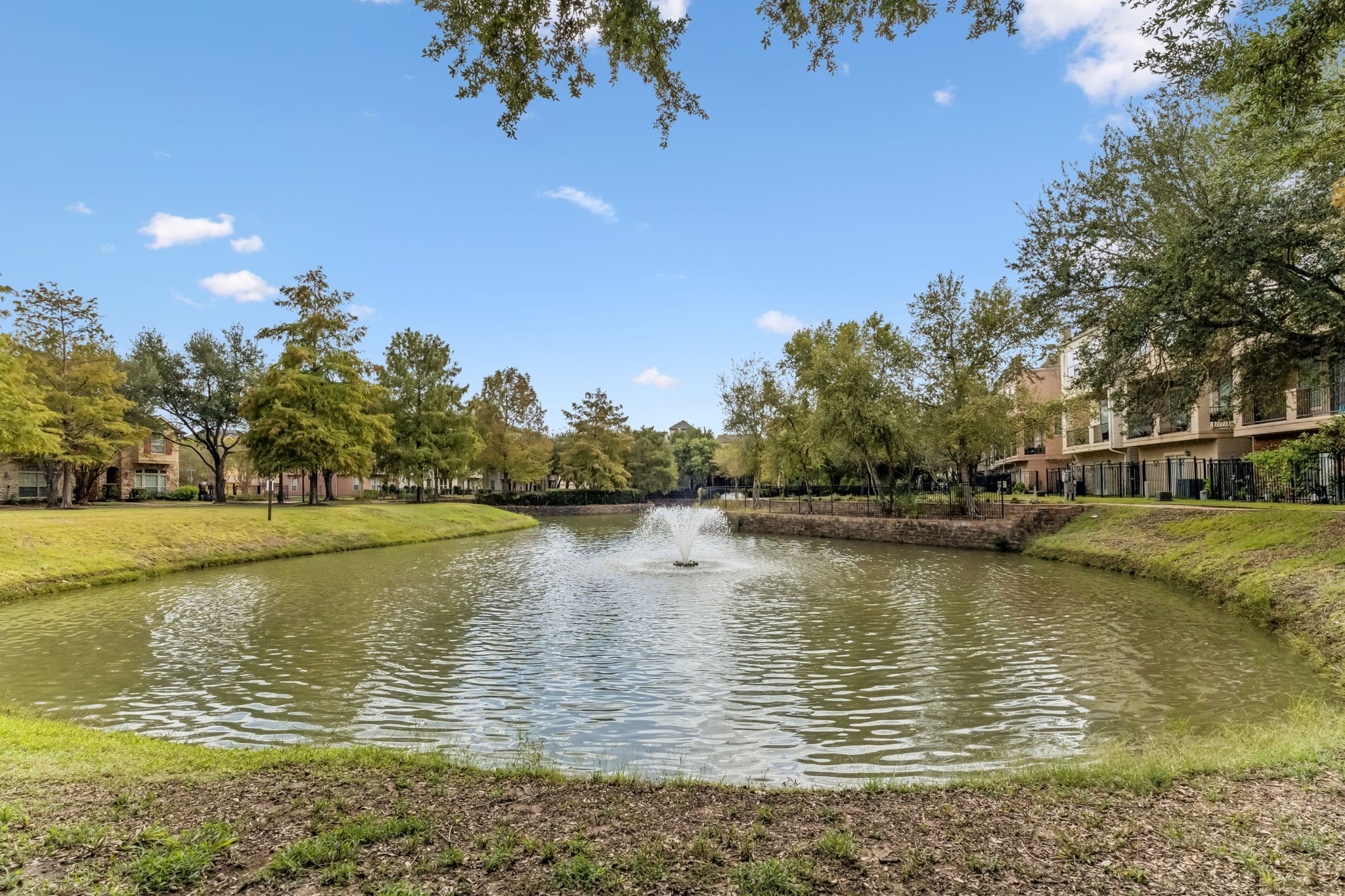 9101 Harbor Hills Drive Property Photo 40