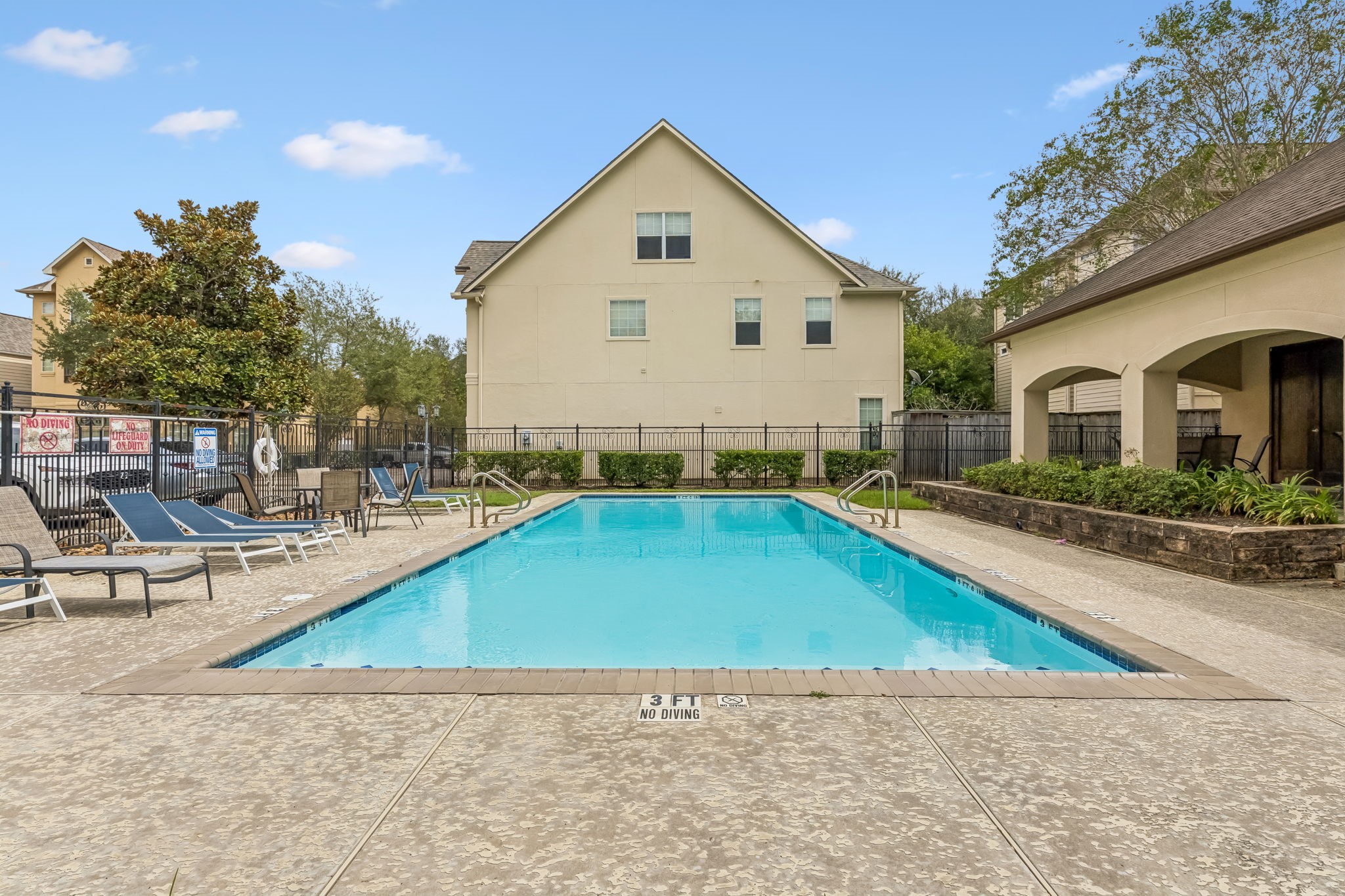 9101 Harbor Hills Drive Property Photo 43