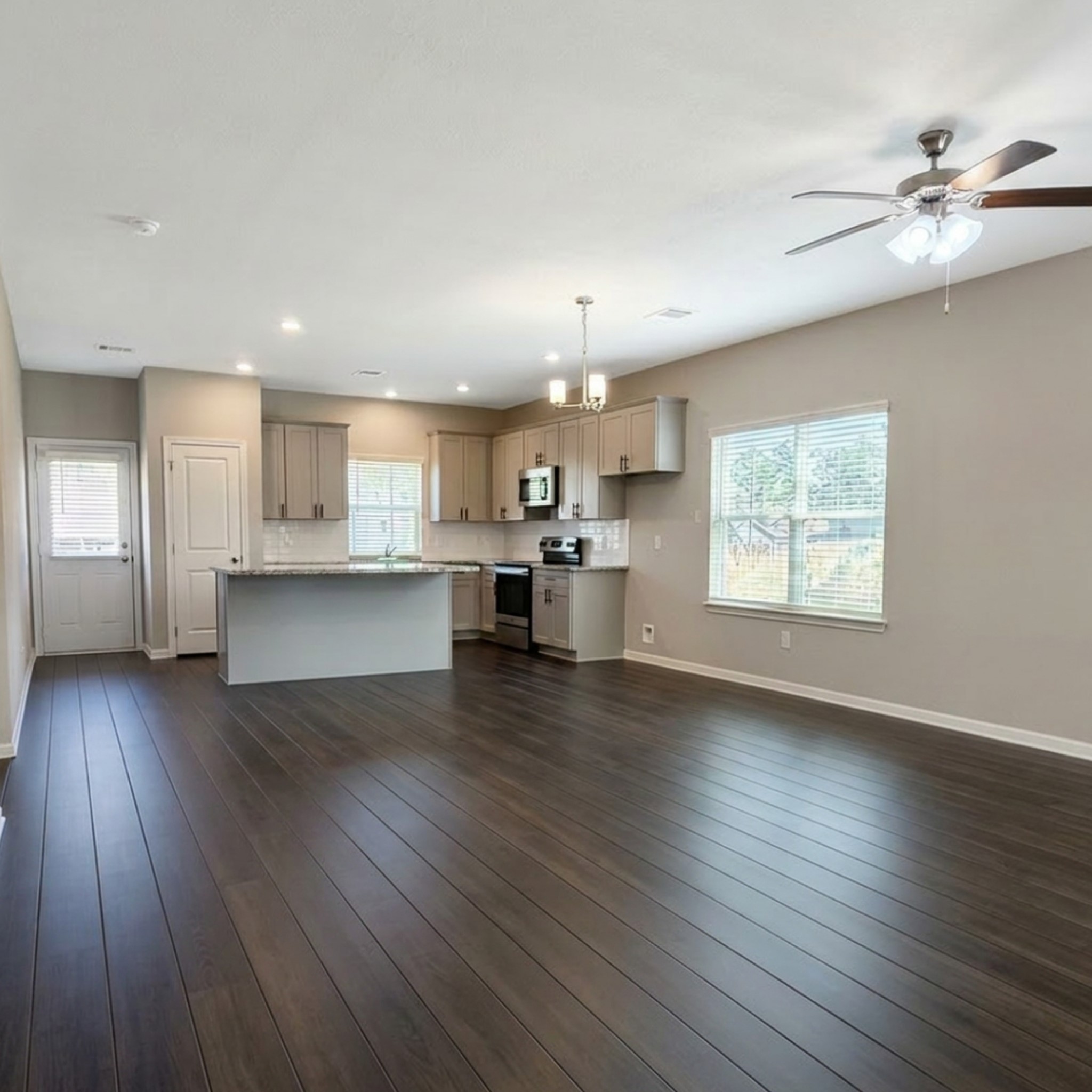 15852 Pecan Drive Property Photo 2