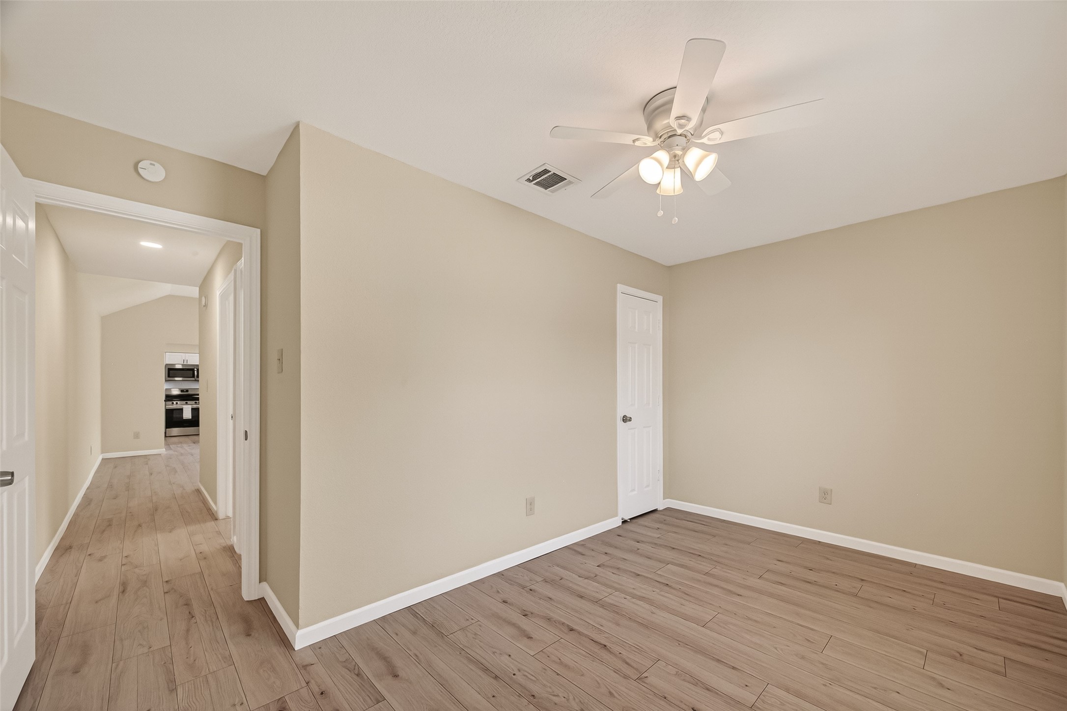 13843 Northlake Drive Property Photo 11