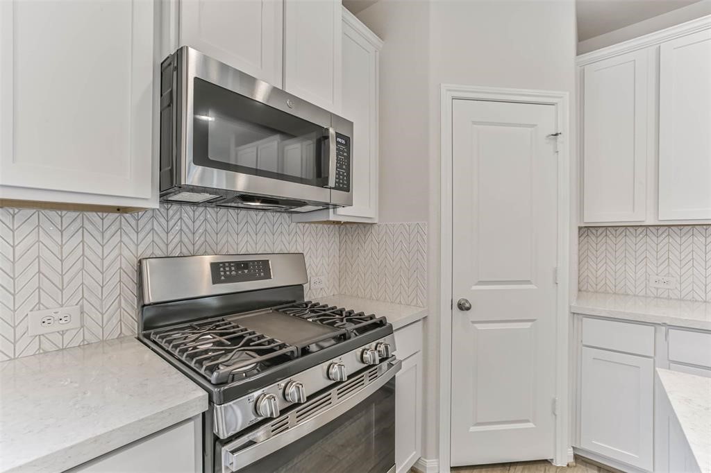 704 Ocean Palms Drive Property Photo 10