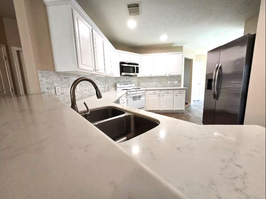 19631 Amistad Dr Property Photo 5