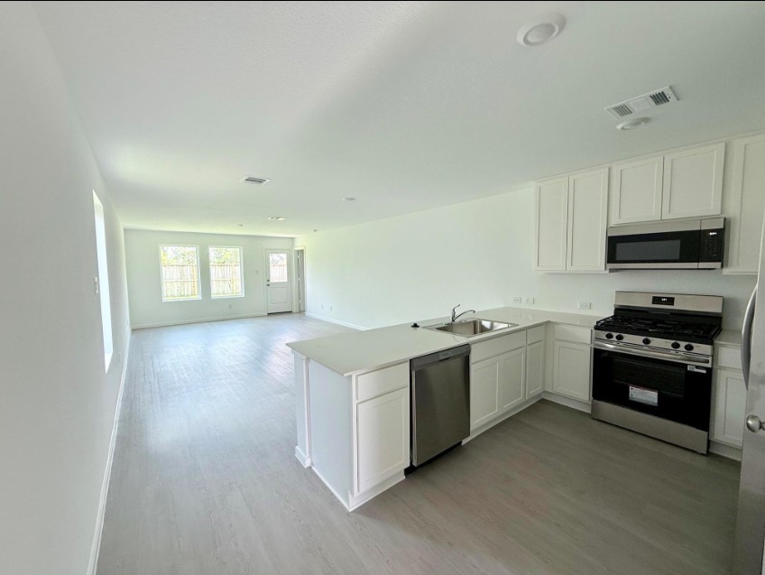932 Capracotta Drive Property Photo 4