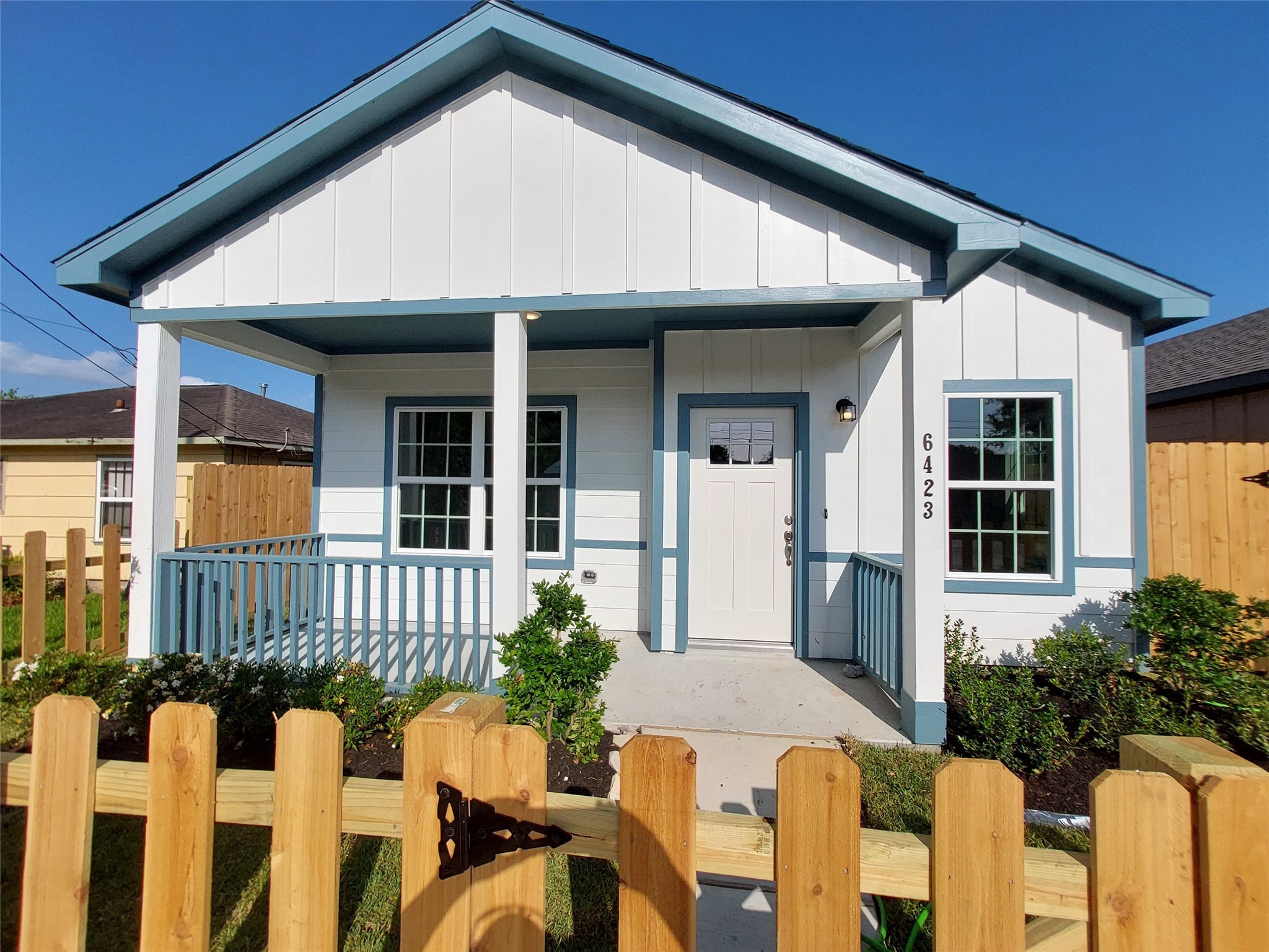 6423 Paris Street Property Photo 1