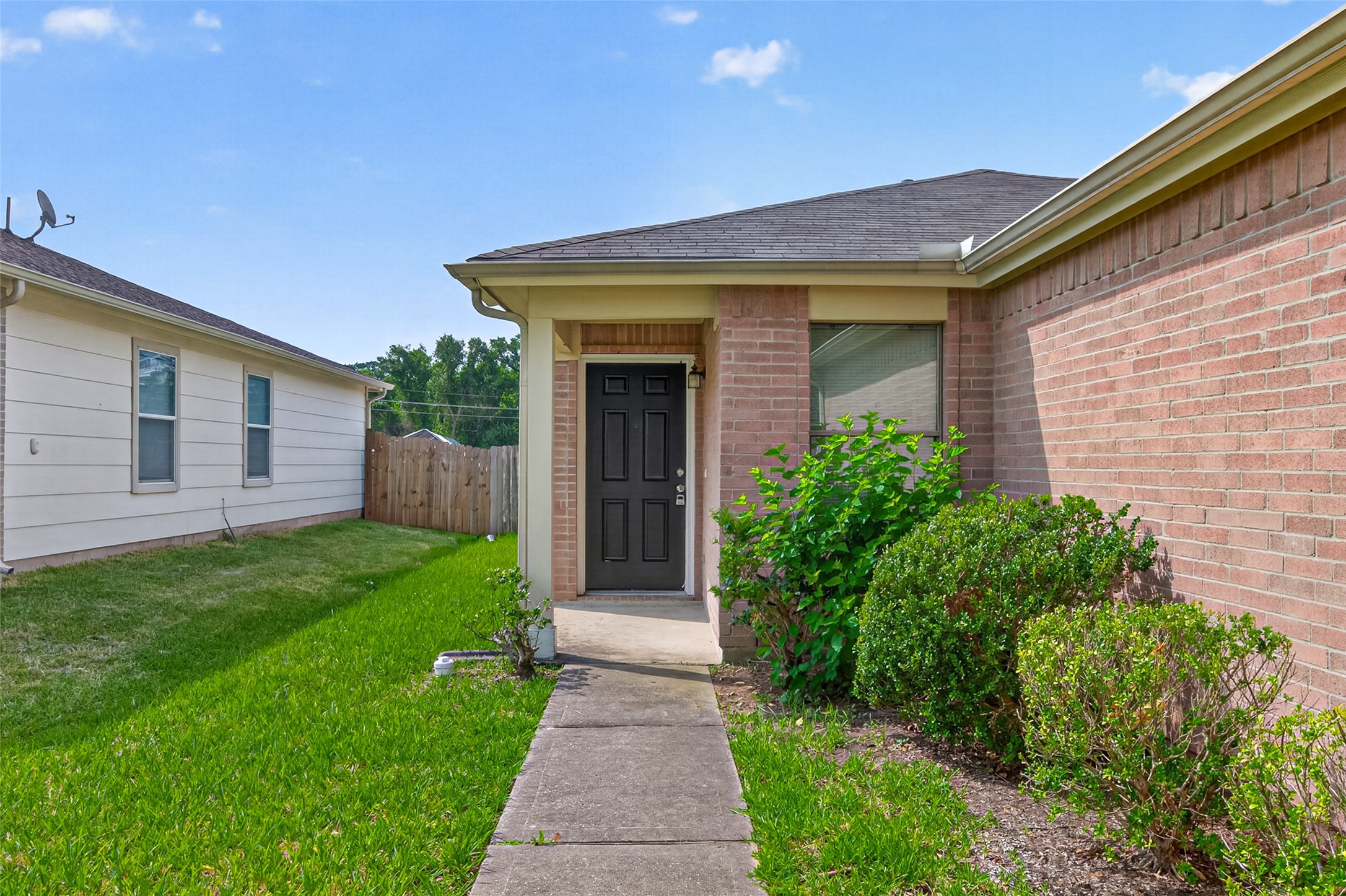 22851 Twisting Pine Drive Property Photo 5