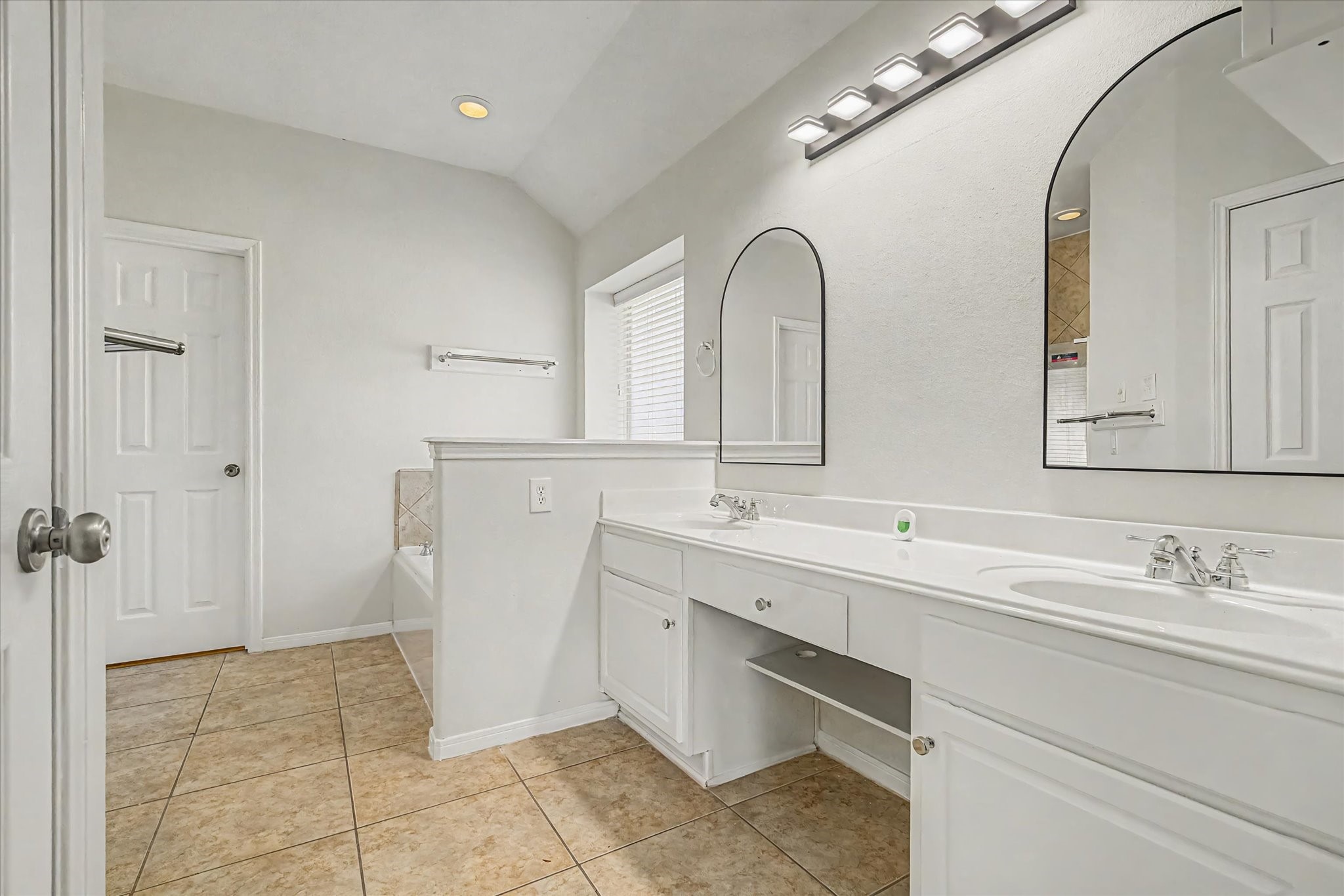 14022 Wild Dove Court Property Photo 29