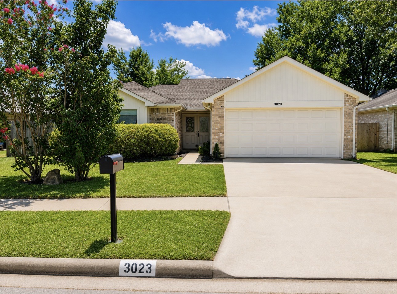 3023 Garden Lane Property Photo 1