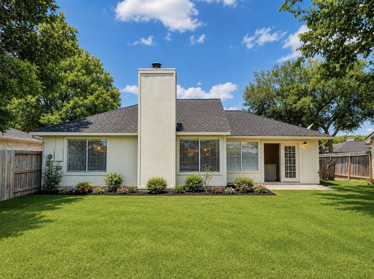 3023 Garden Lane Property Photo 9