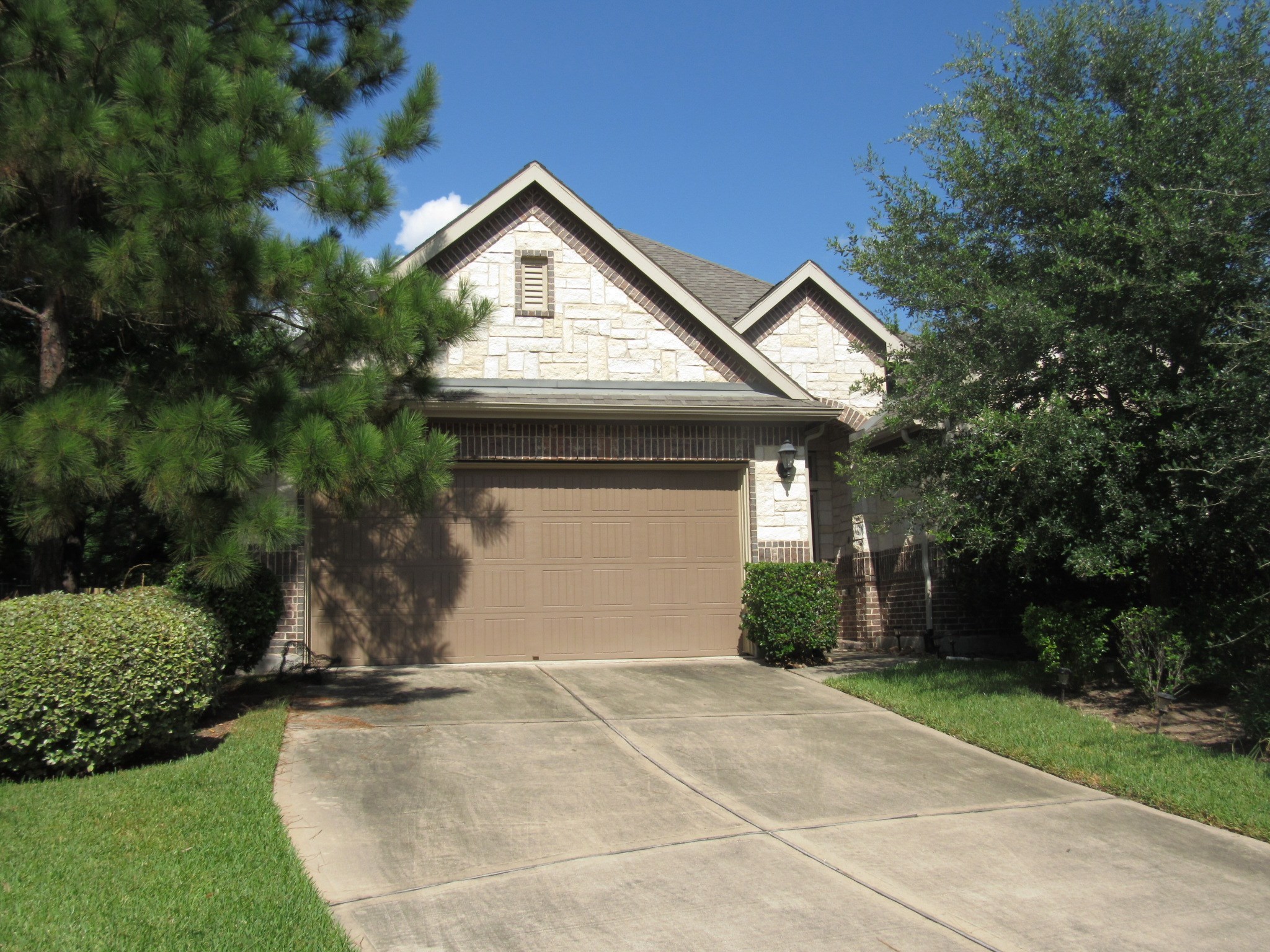 11 Arrowfeather Place Property Photo