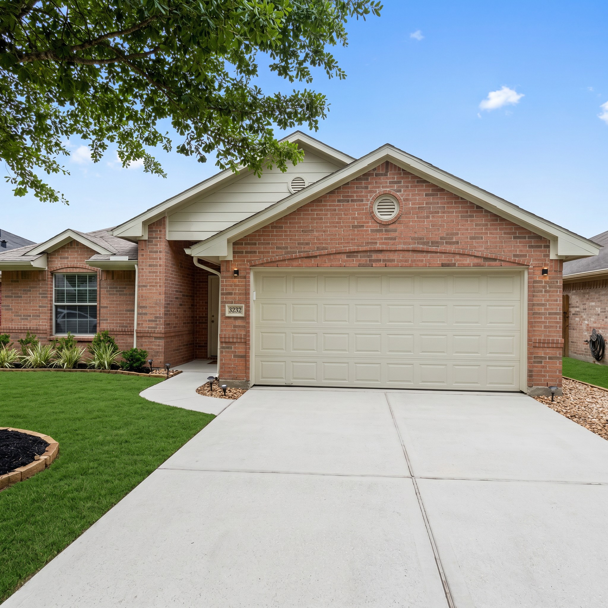 32327 Cross Spring Park Lane Property Photo 1