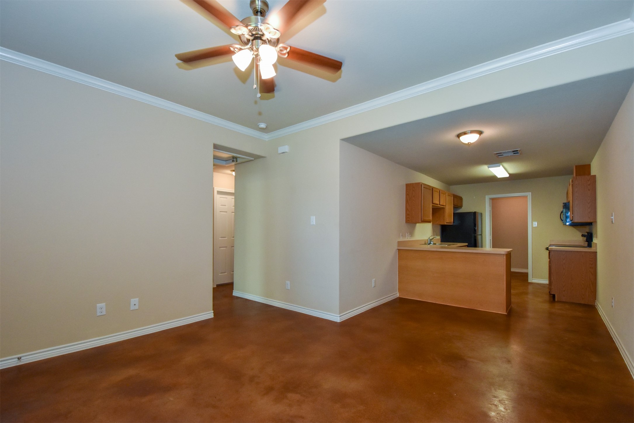 1107 Parkhurst Avenue B Property Photo 3