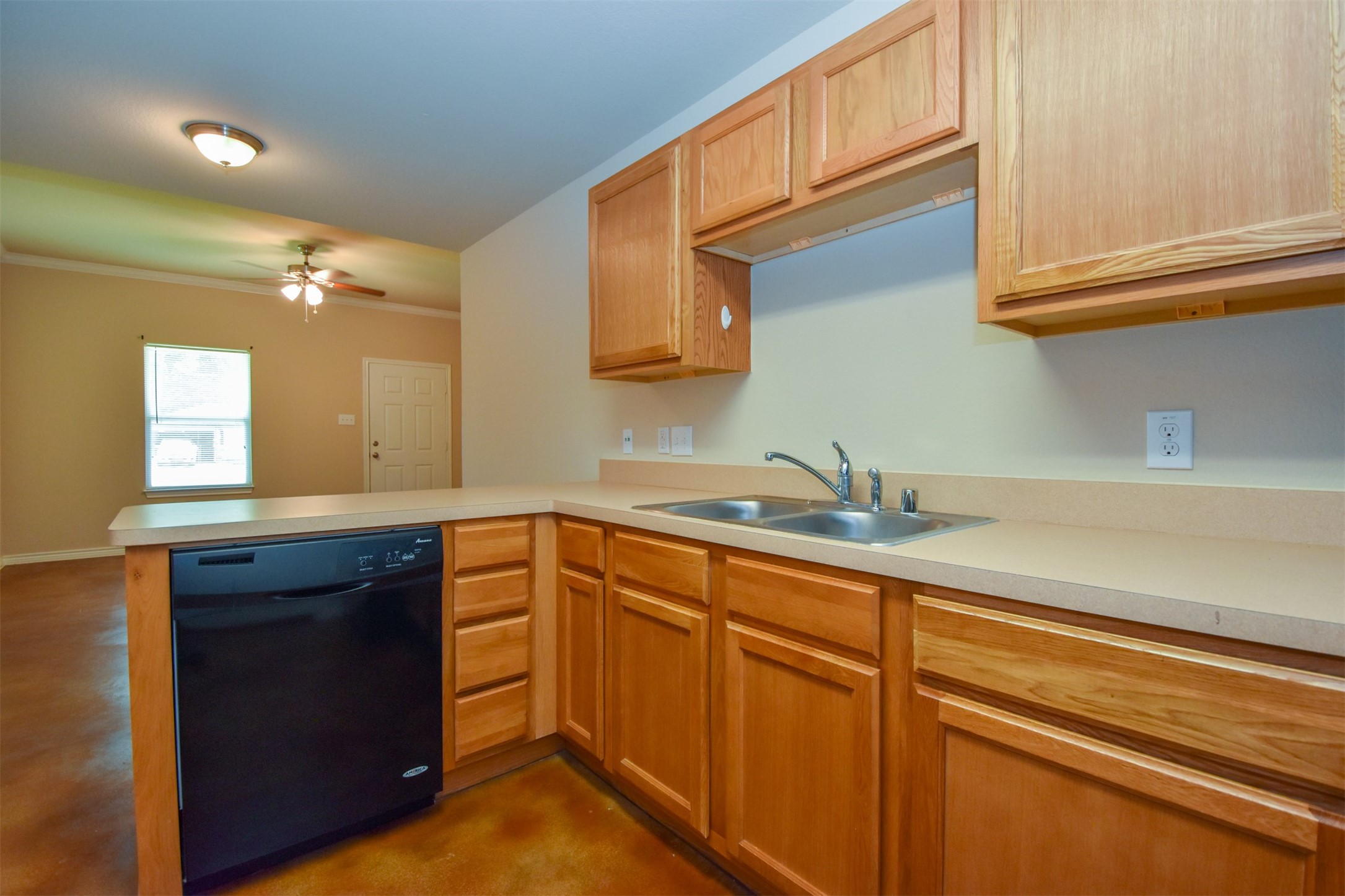 1107 Parkhurst Avenue B Property Photo 6