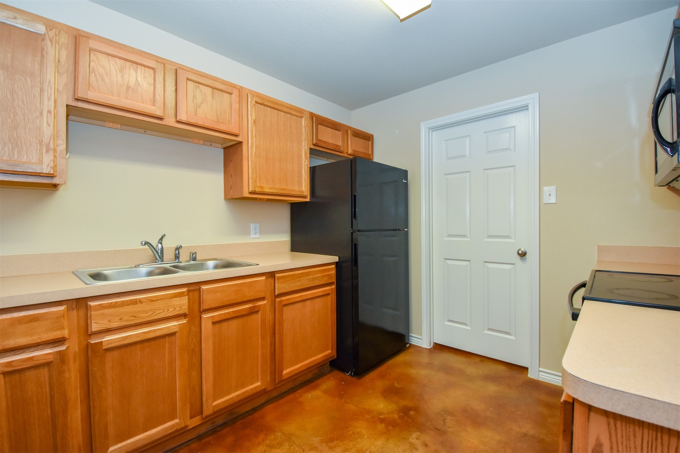1107 Parkhurst Avenue B Property Photo 7