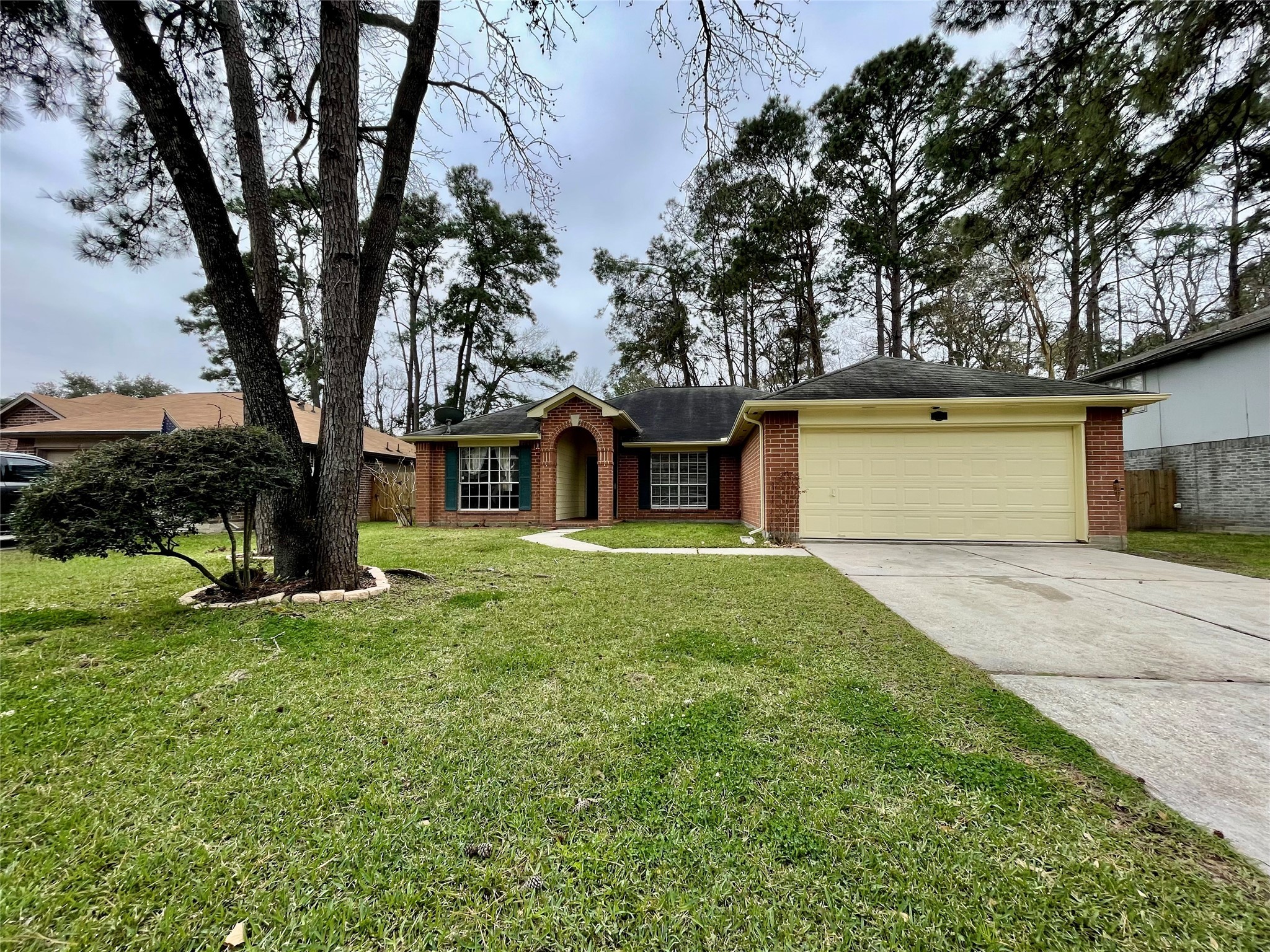 21714 Holly Leaf Court Property Photo 1