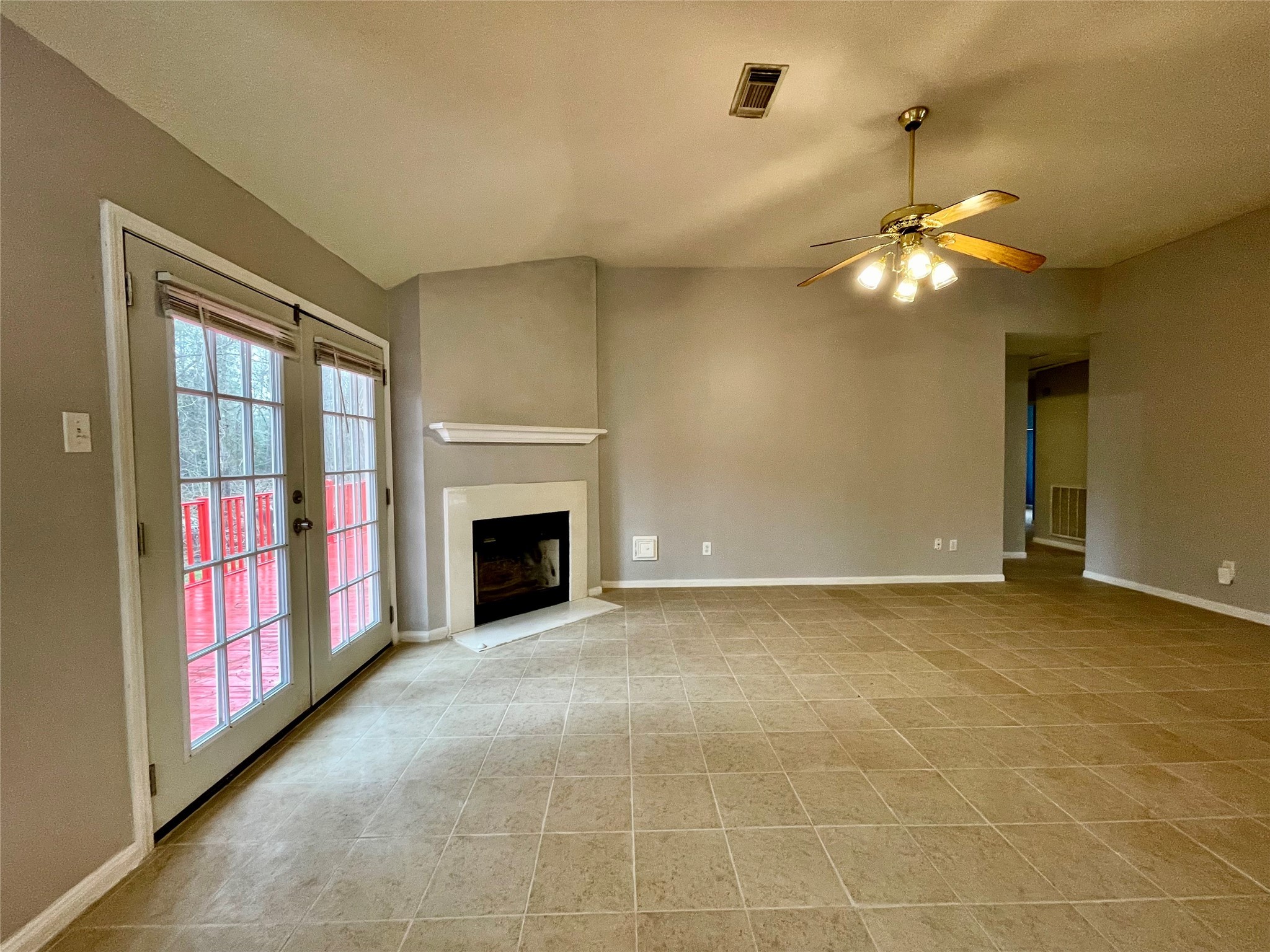 21714 Holly Leaf Court Property Photo 7
