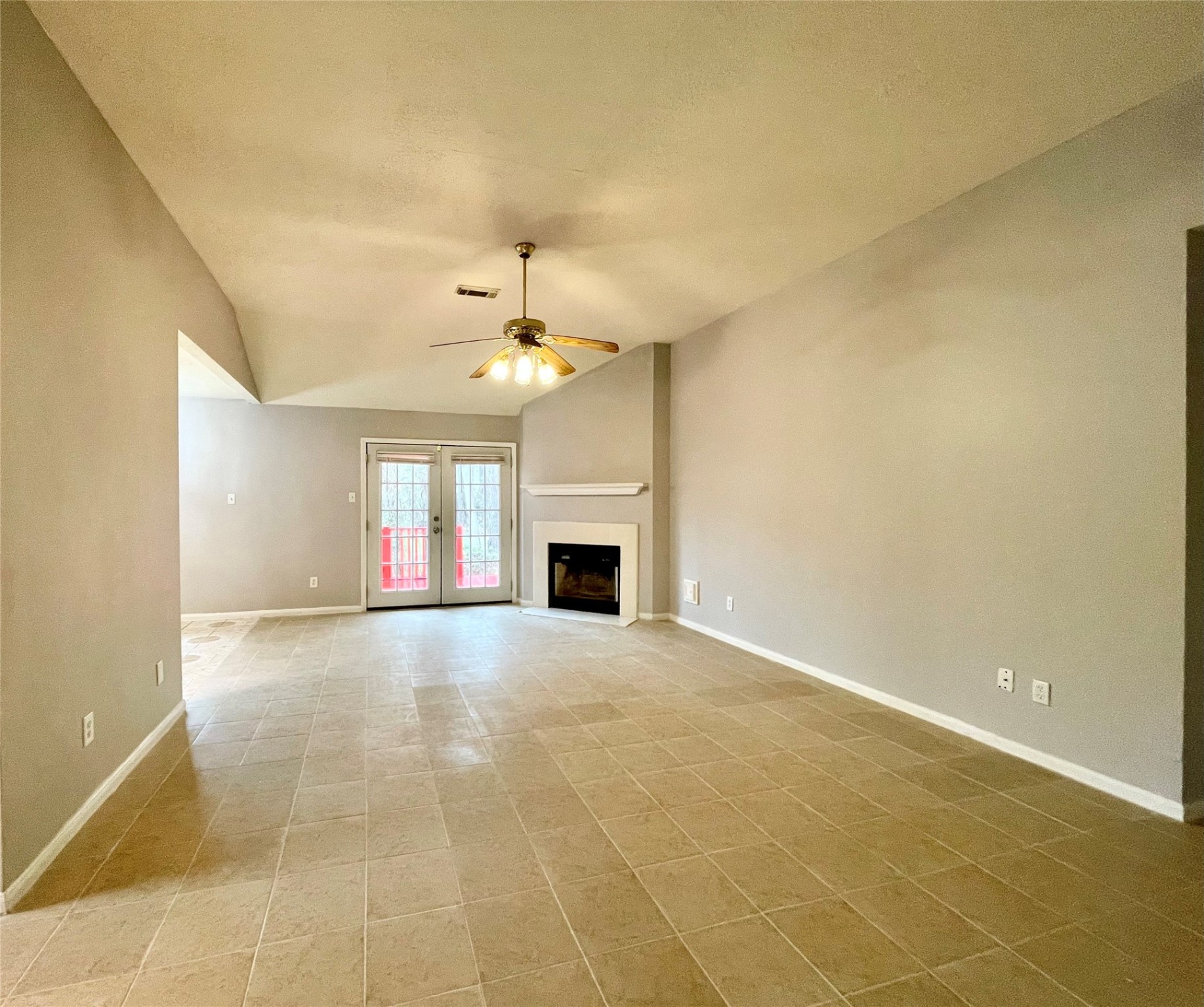21714 Holly Leaf Court Property Photo 8