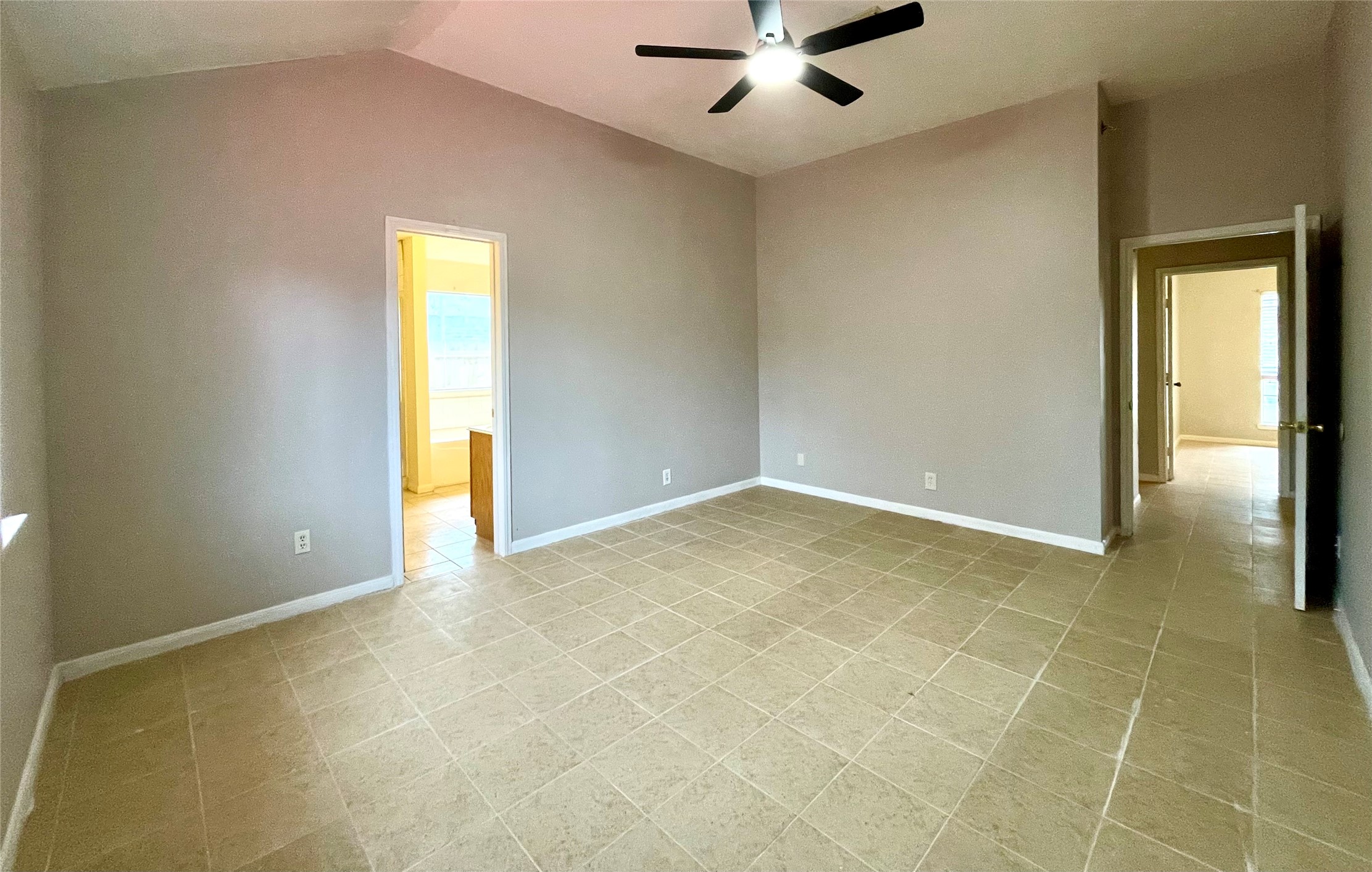 21714 Holly Leaf Court Property Photo 9