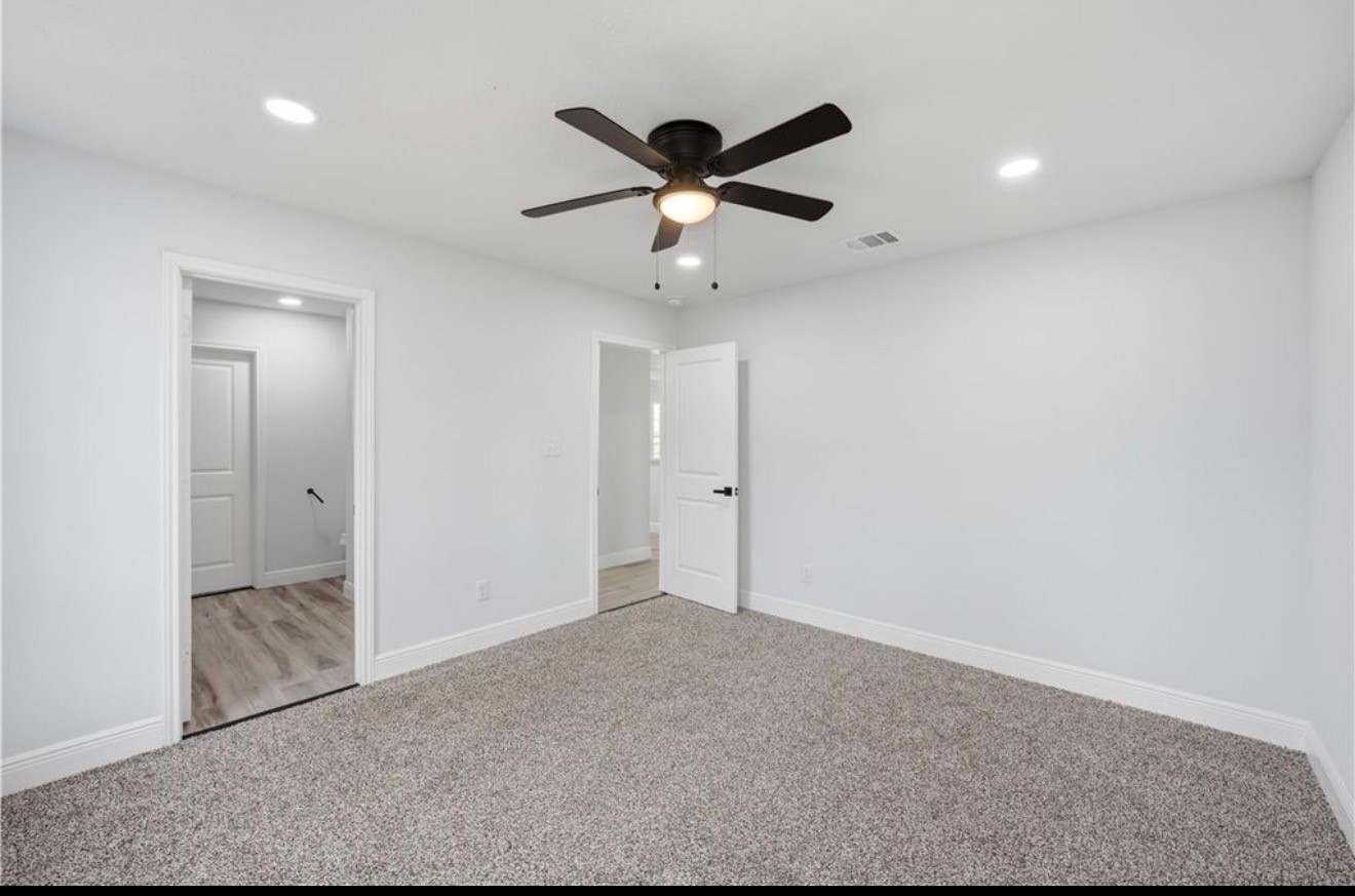 211 Moss Avenue Property Photo 8