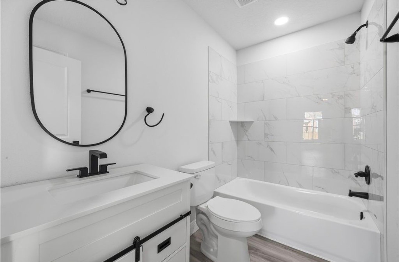 211 Moss Avenue Property Photo 9