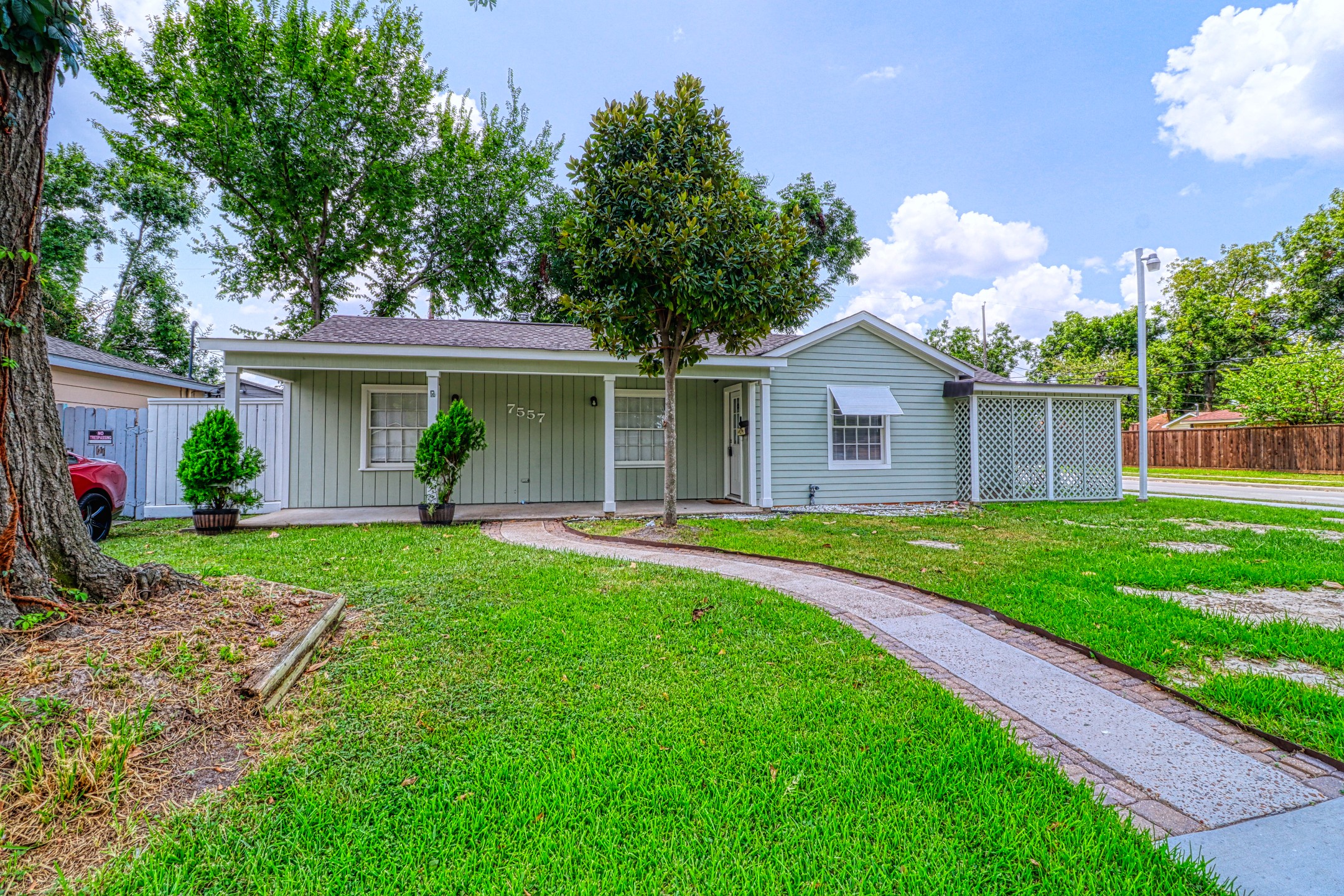 7557 Meadowview Drive