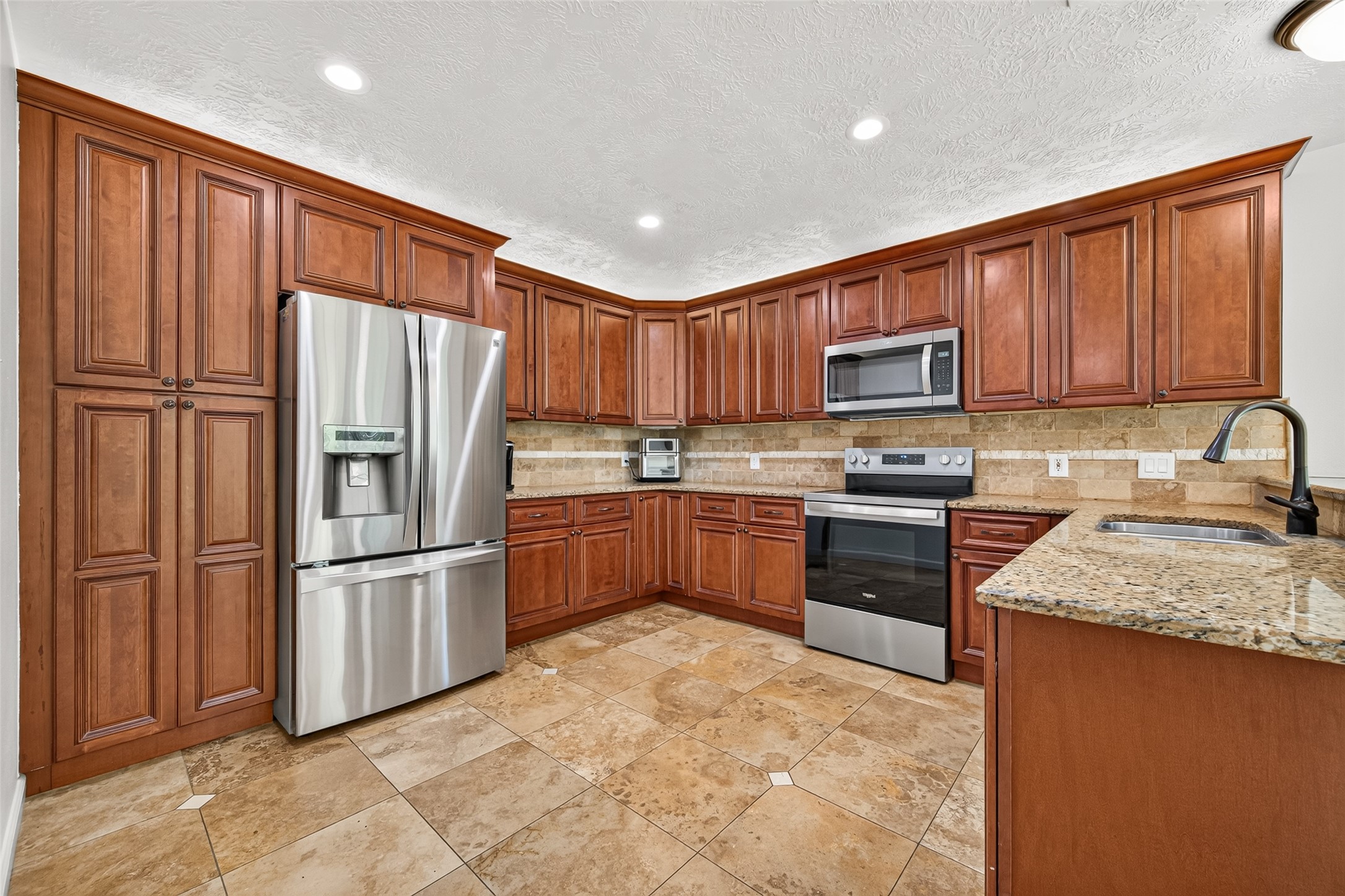 9503 Pine Road Property Photo 3