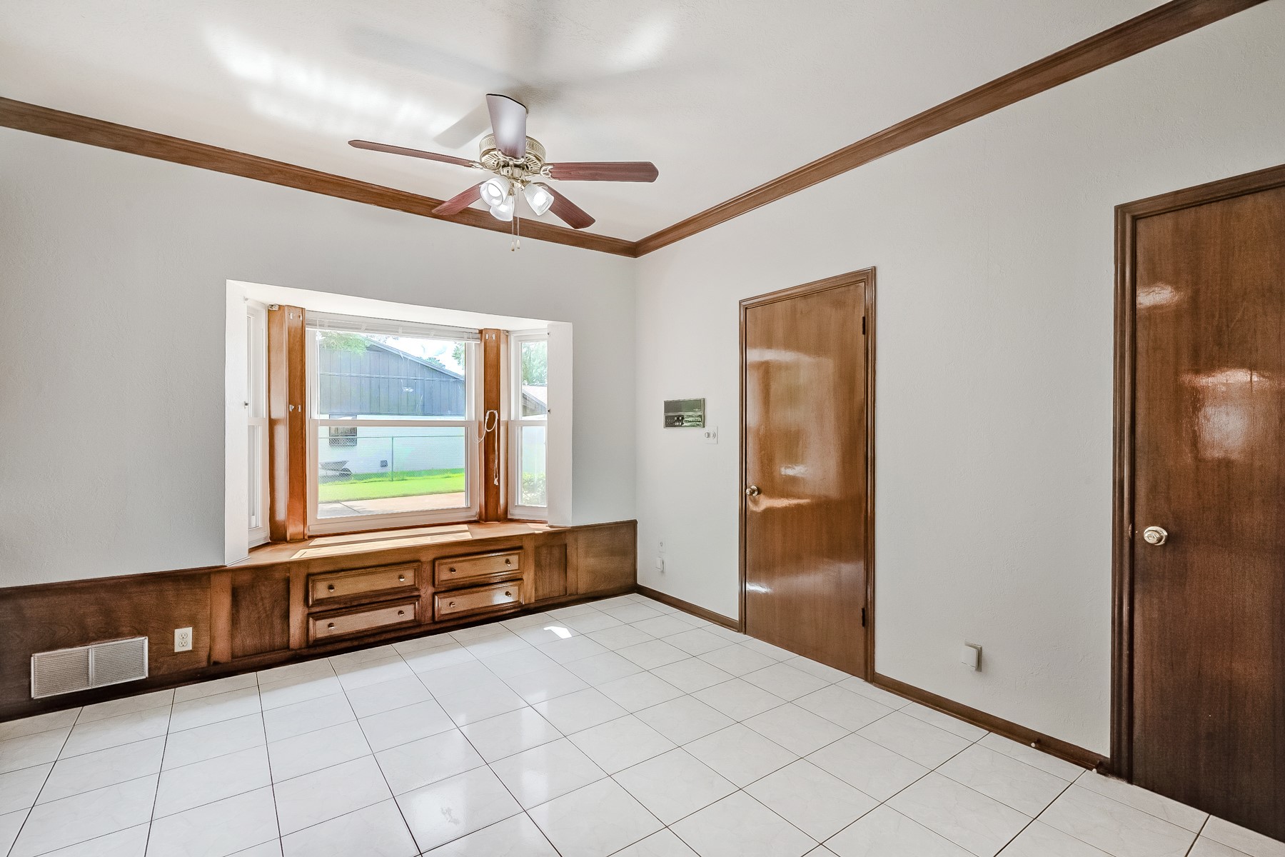 4495 Thomas Lane Property Photo 13