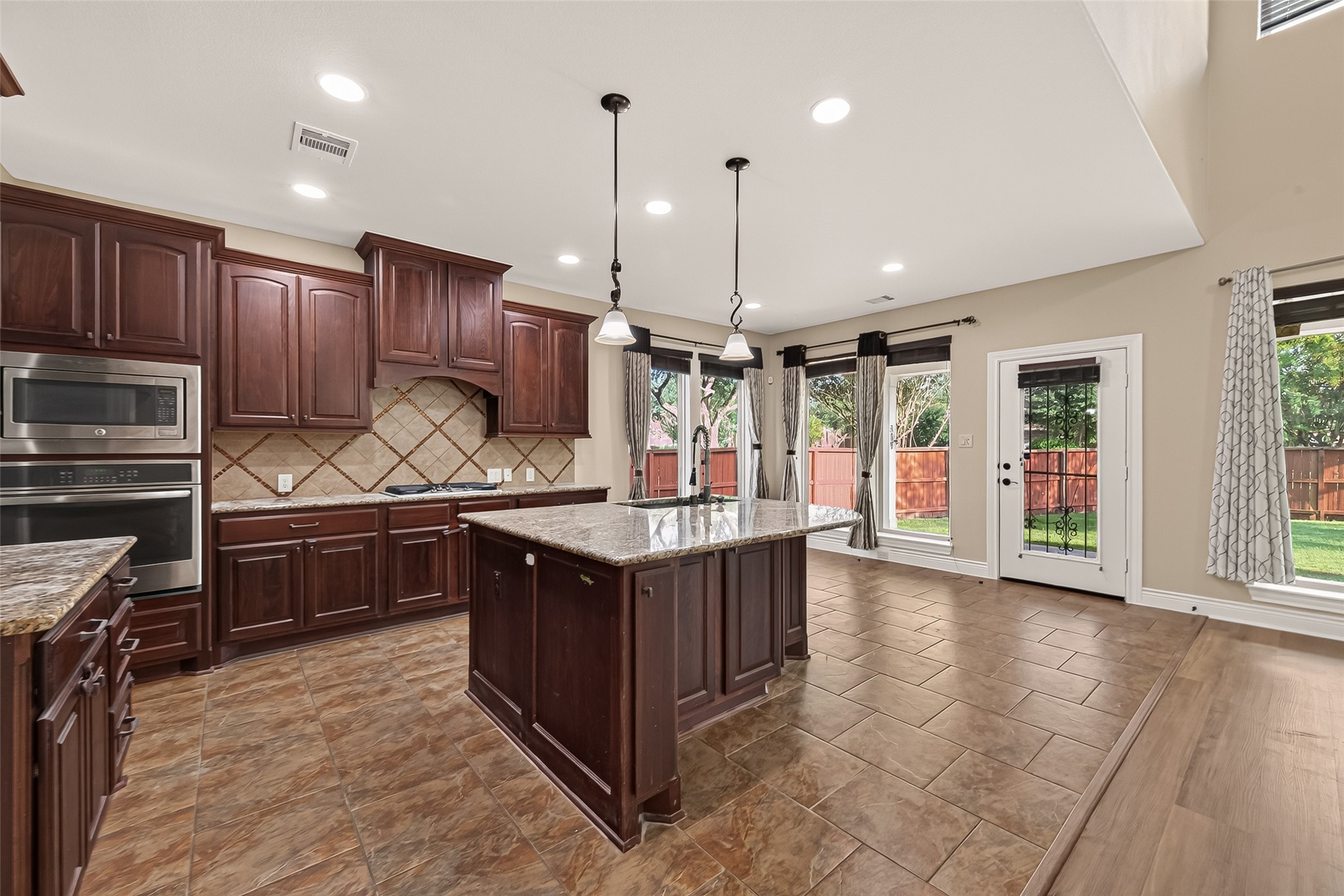 16803 Tabasso Court Property Photo 25