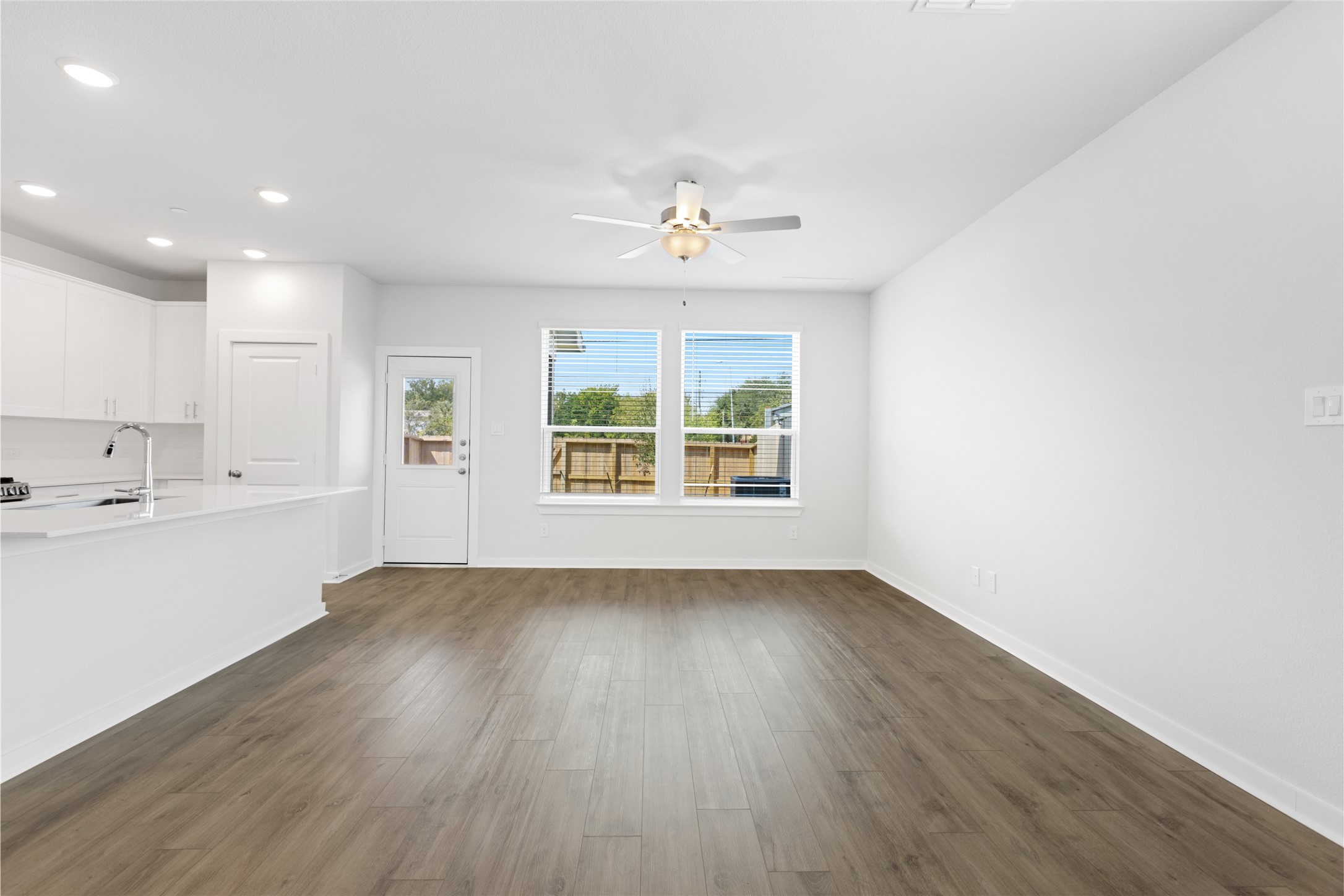3033 Dovedale Street Property Photo 6