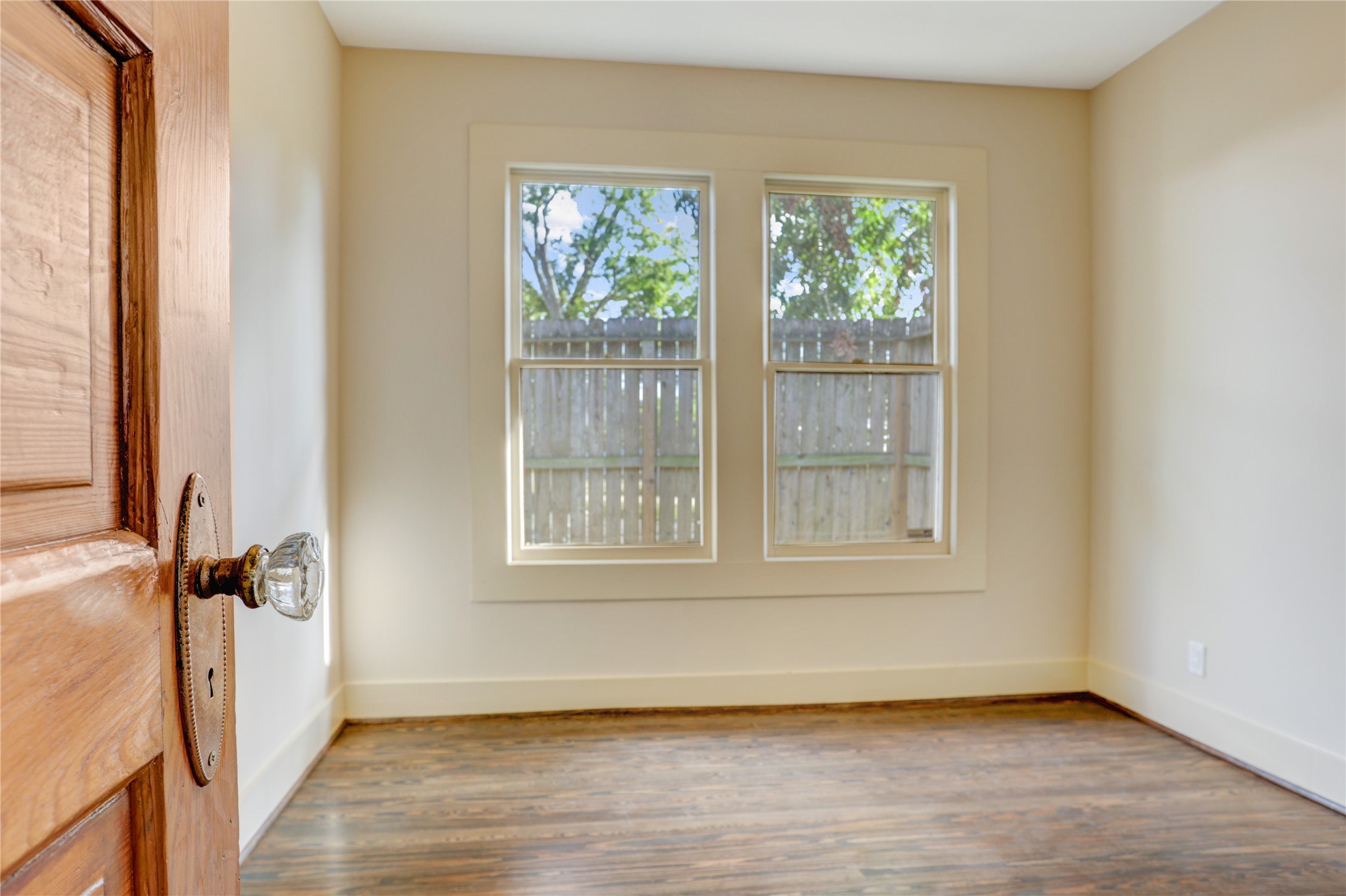 610 Columbia Street Property Photo 18