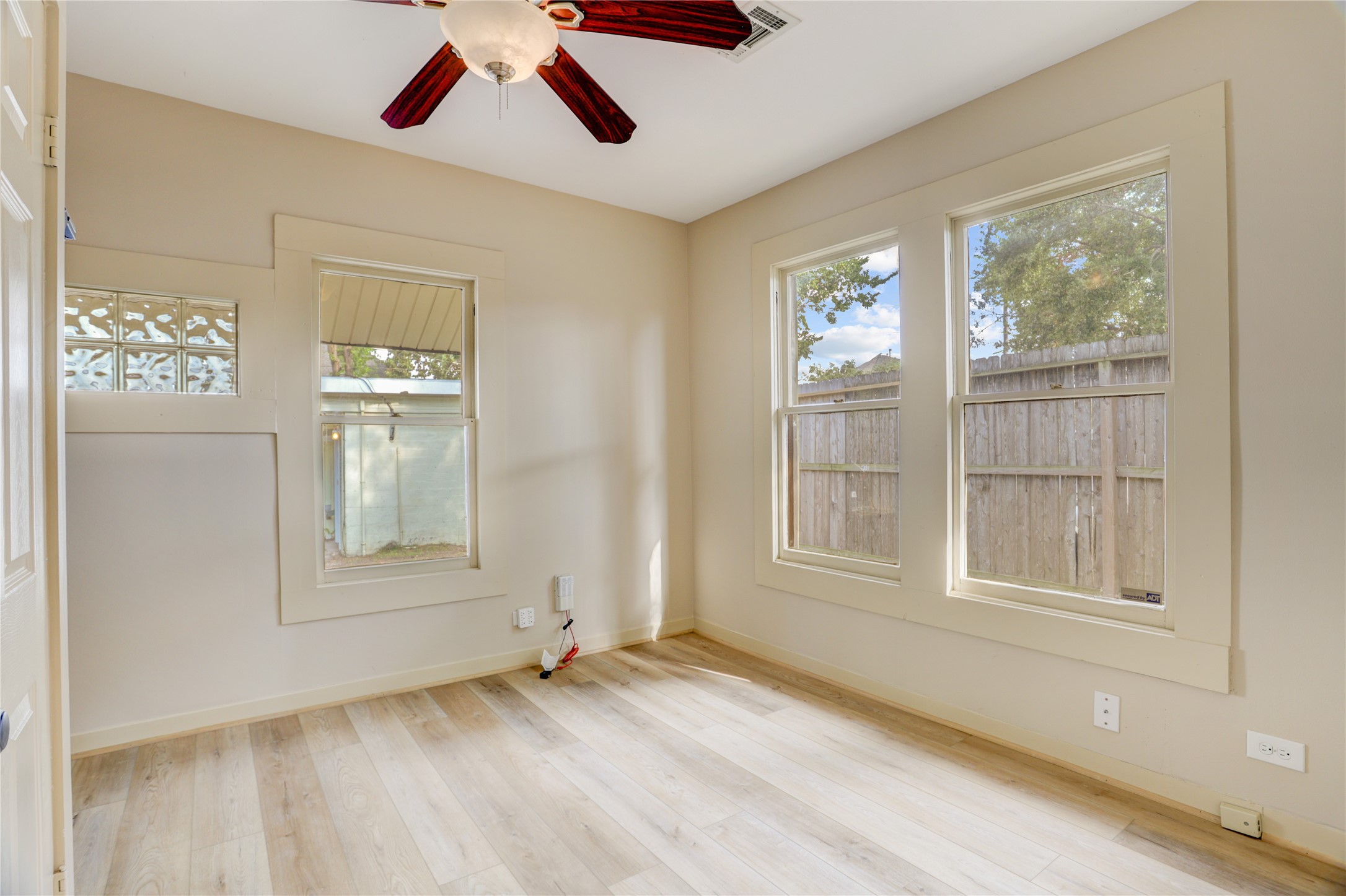 610 Columbia Street Property Photo 19
