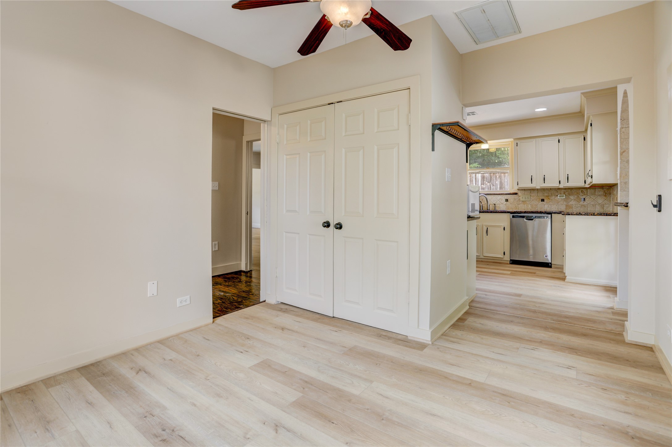 610 Columbia Street Property Photo 20