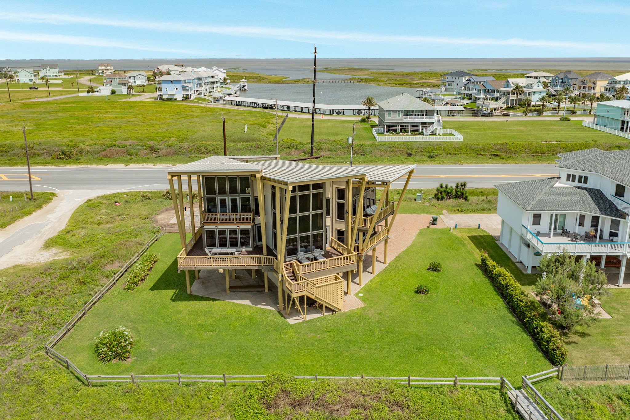 21127 W Sand Hill Drive Property Photo 3