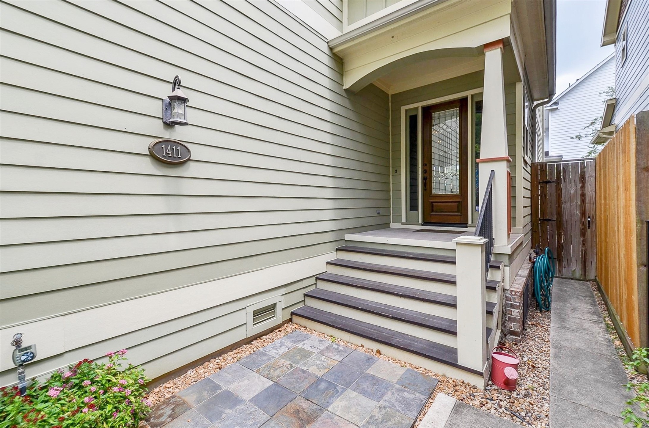 1411 W 22nd Street Property Photo 2