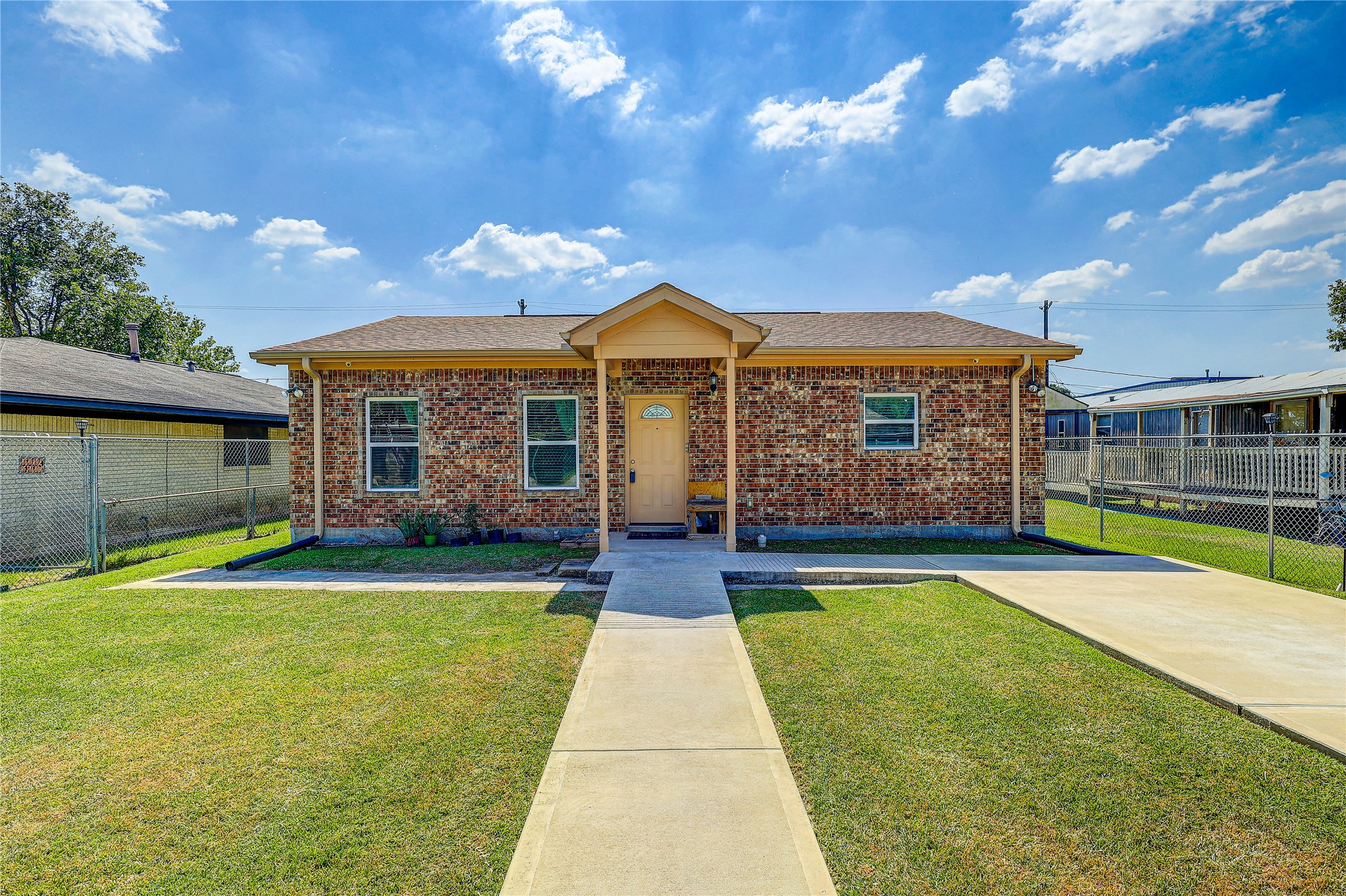4423 Perez Street Property Photo 1