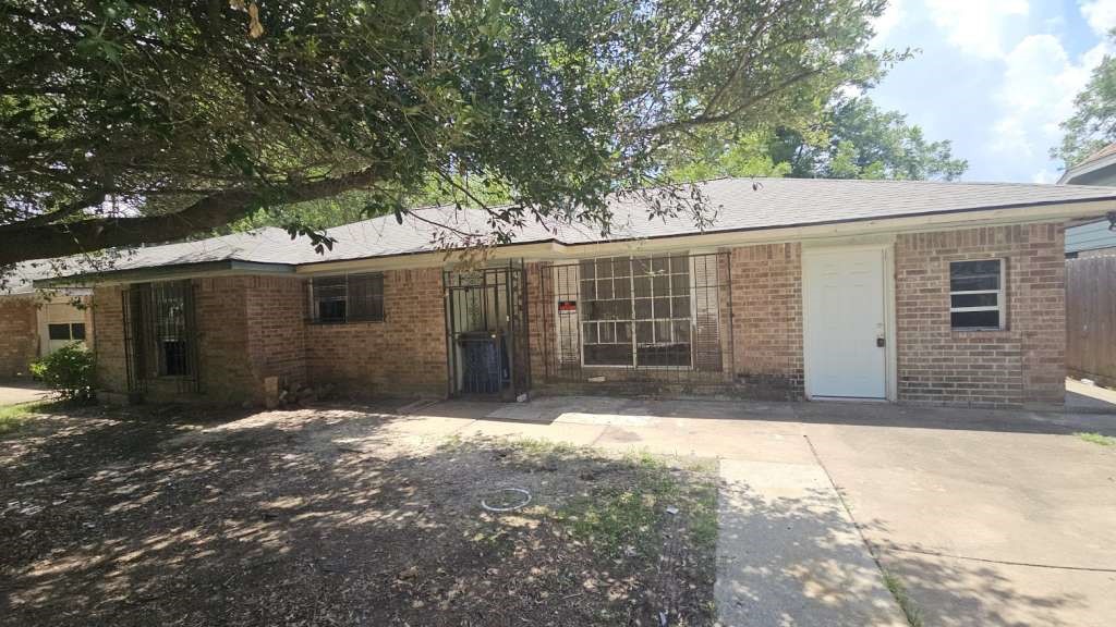 4502 Charriton Drive Property Photo 1